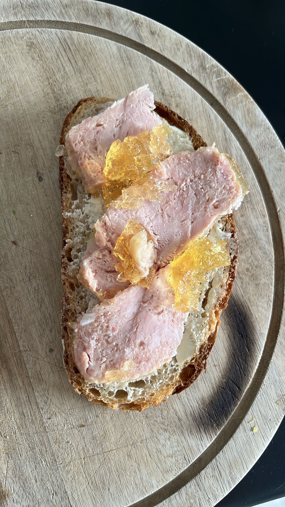 Kanapka z szynką i galaretą