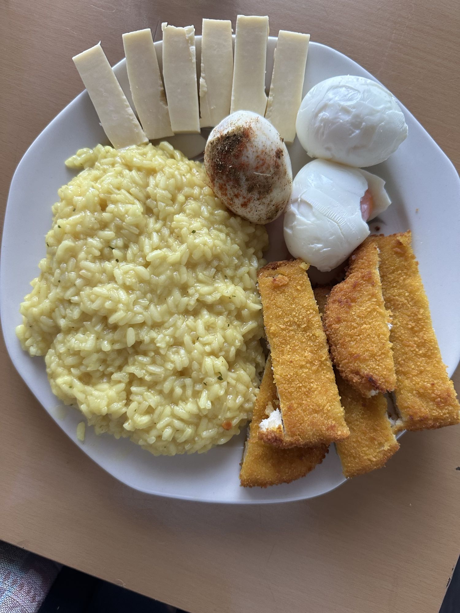 Ориз с яйца и сирене