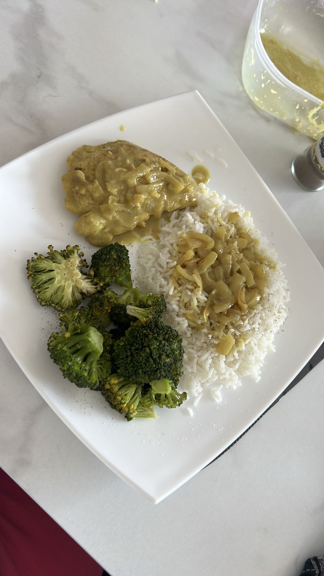 Poulet au curry et riz