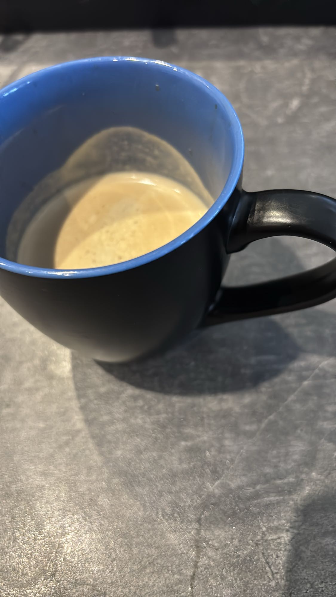 Tasse Kaffee mit Milch