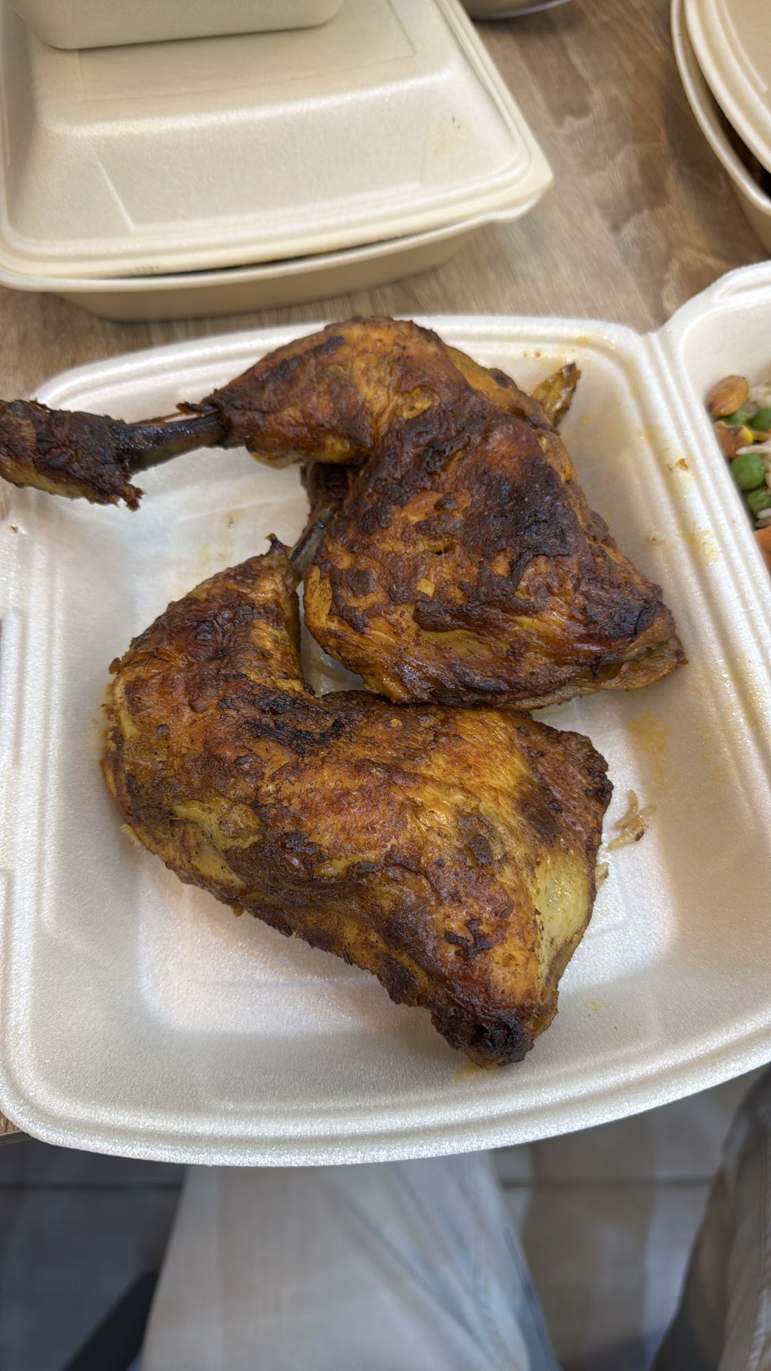 Gegrillte Hähnchenschenkel