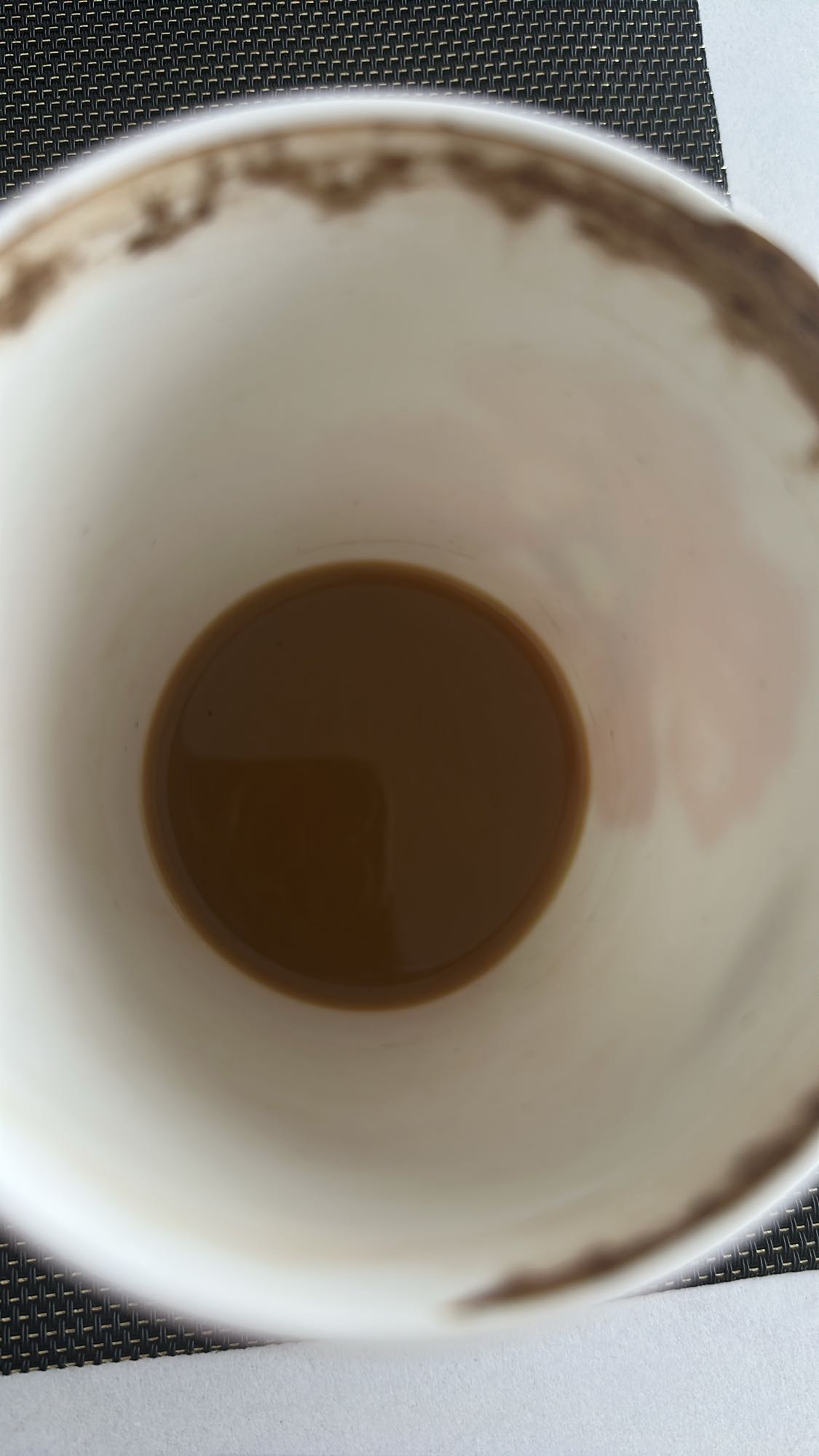 resztka kawy z mlekiem