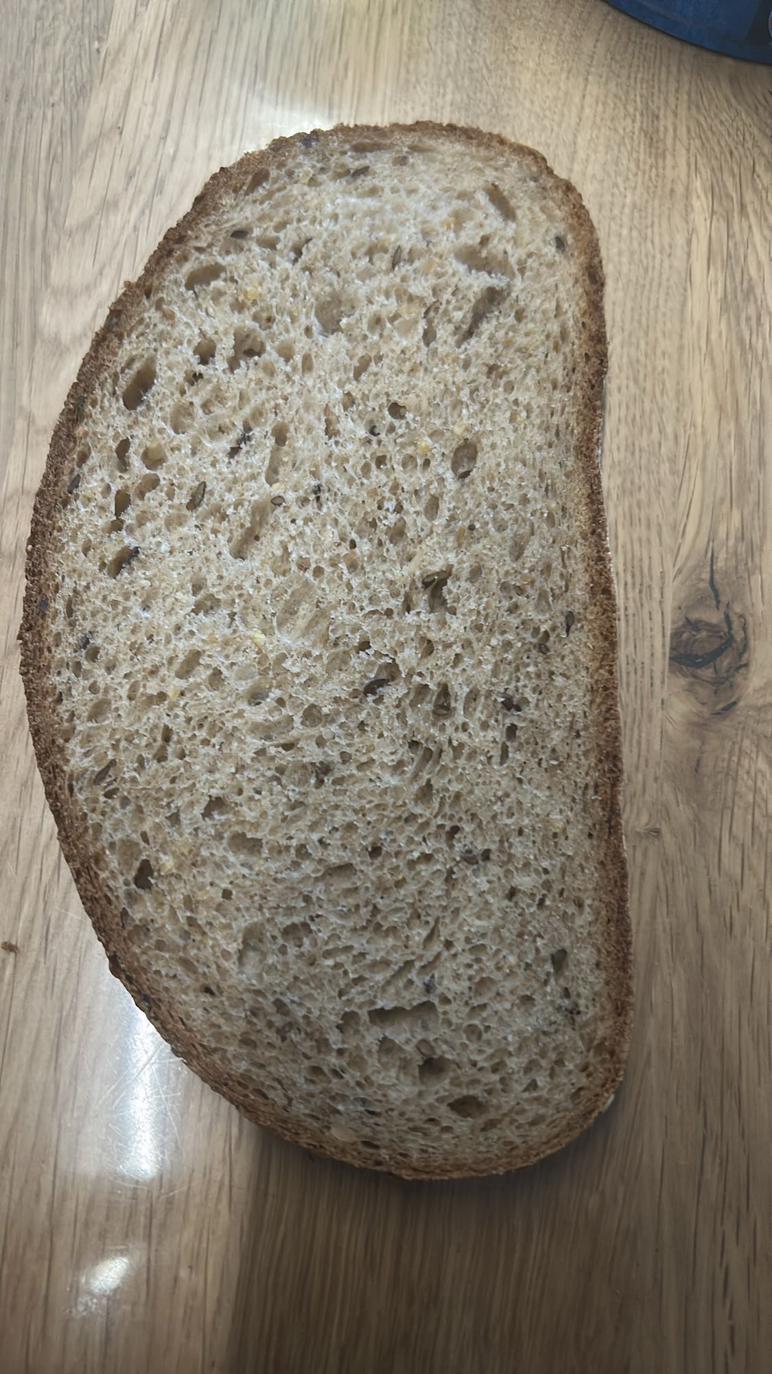 kromka chleba żytniego