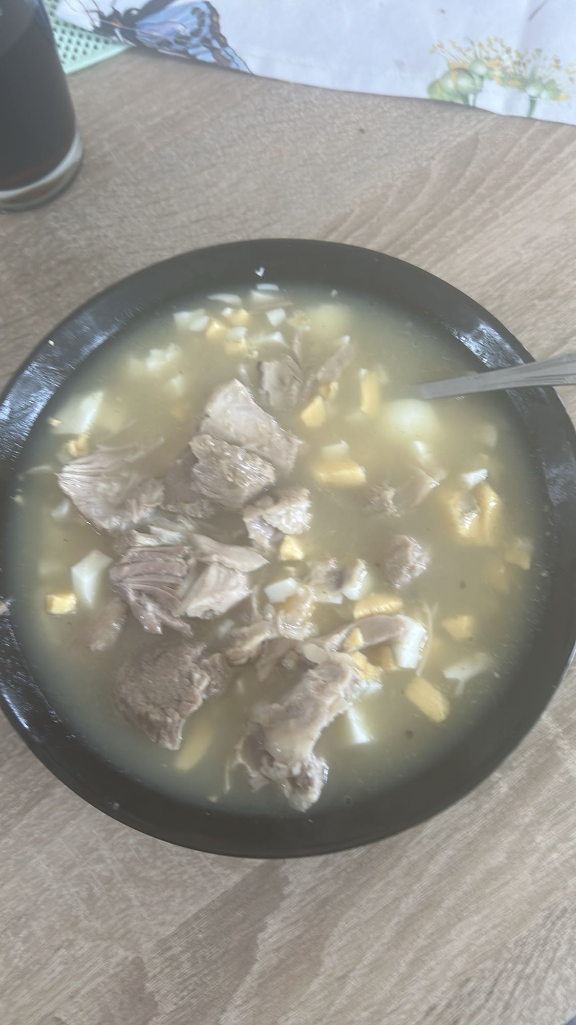 zupa z mięsem i jajkiem