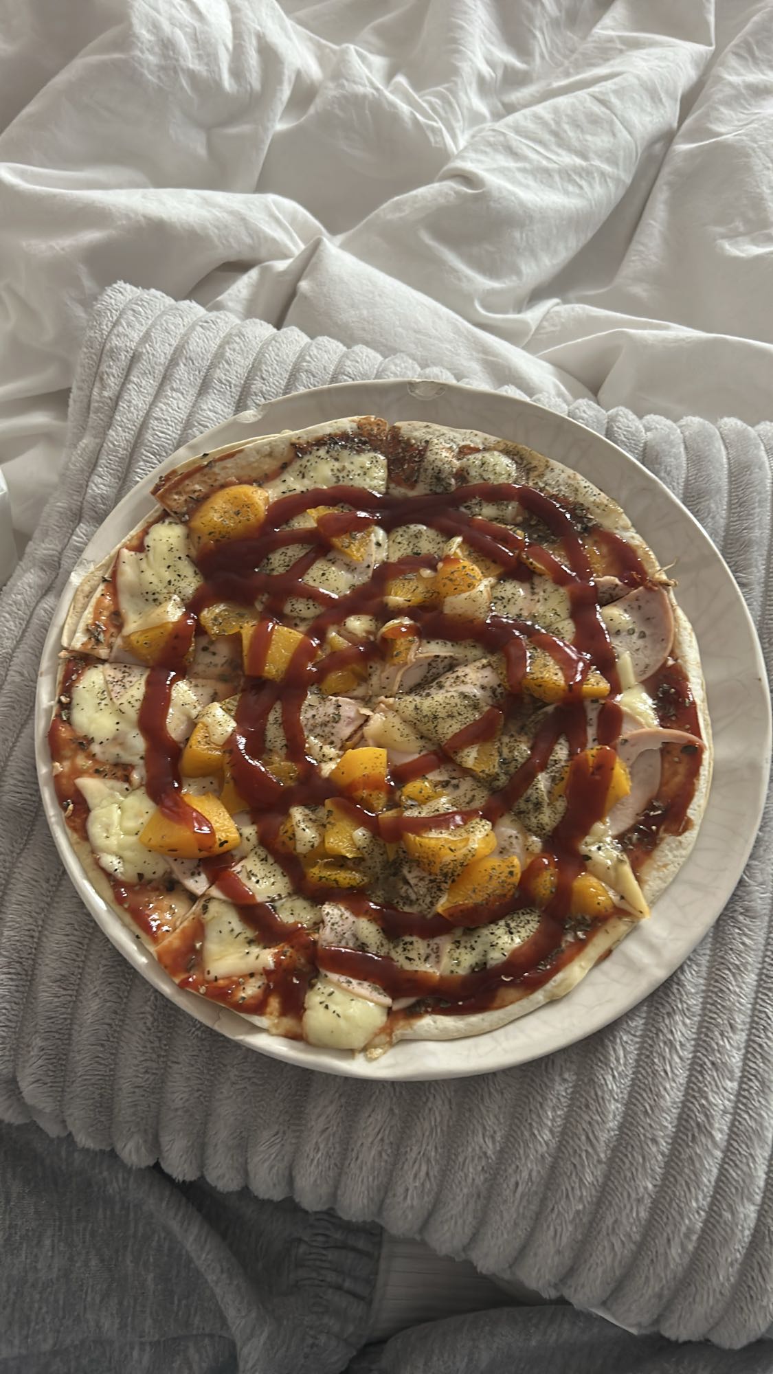 domowa pizza z warzywami