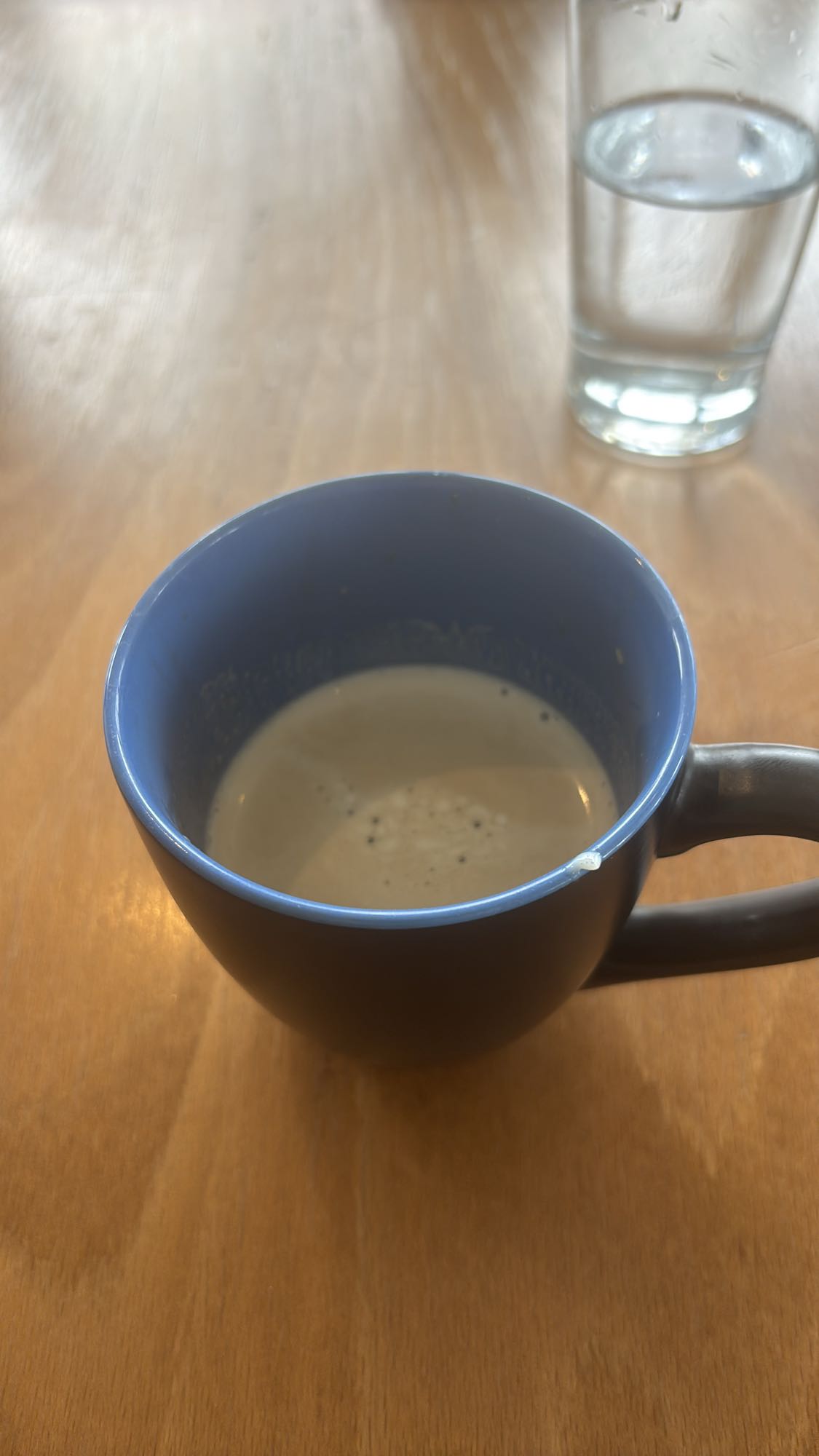 Tasse Kaffee mit Milch