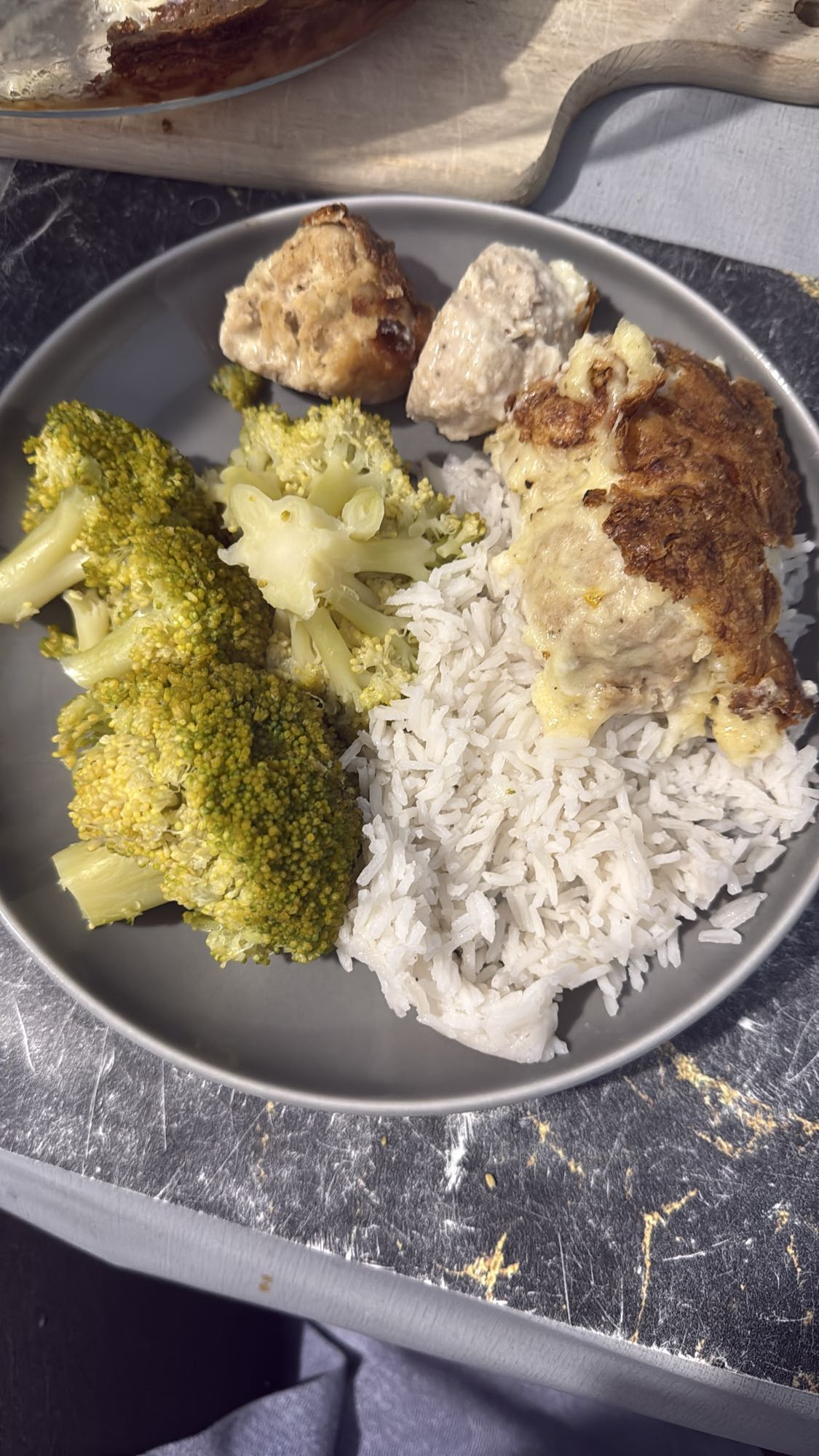Kurczak z ryżem i brokułami