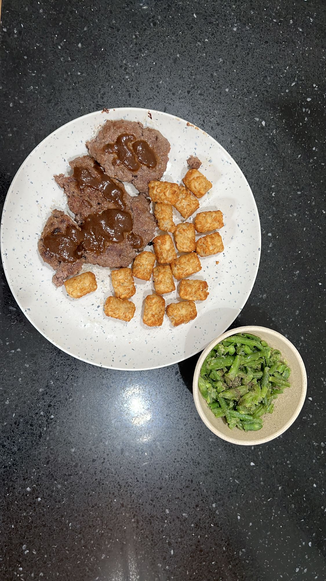 Beef patties with tots