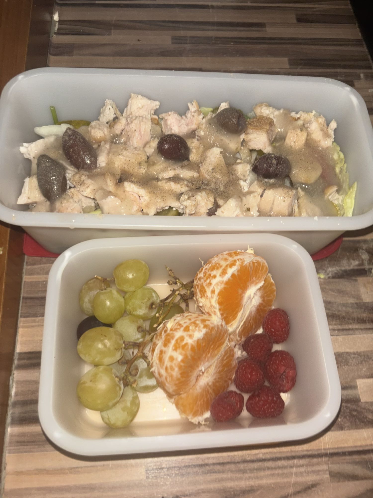 Salade de poulet et fruits