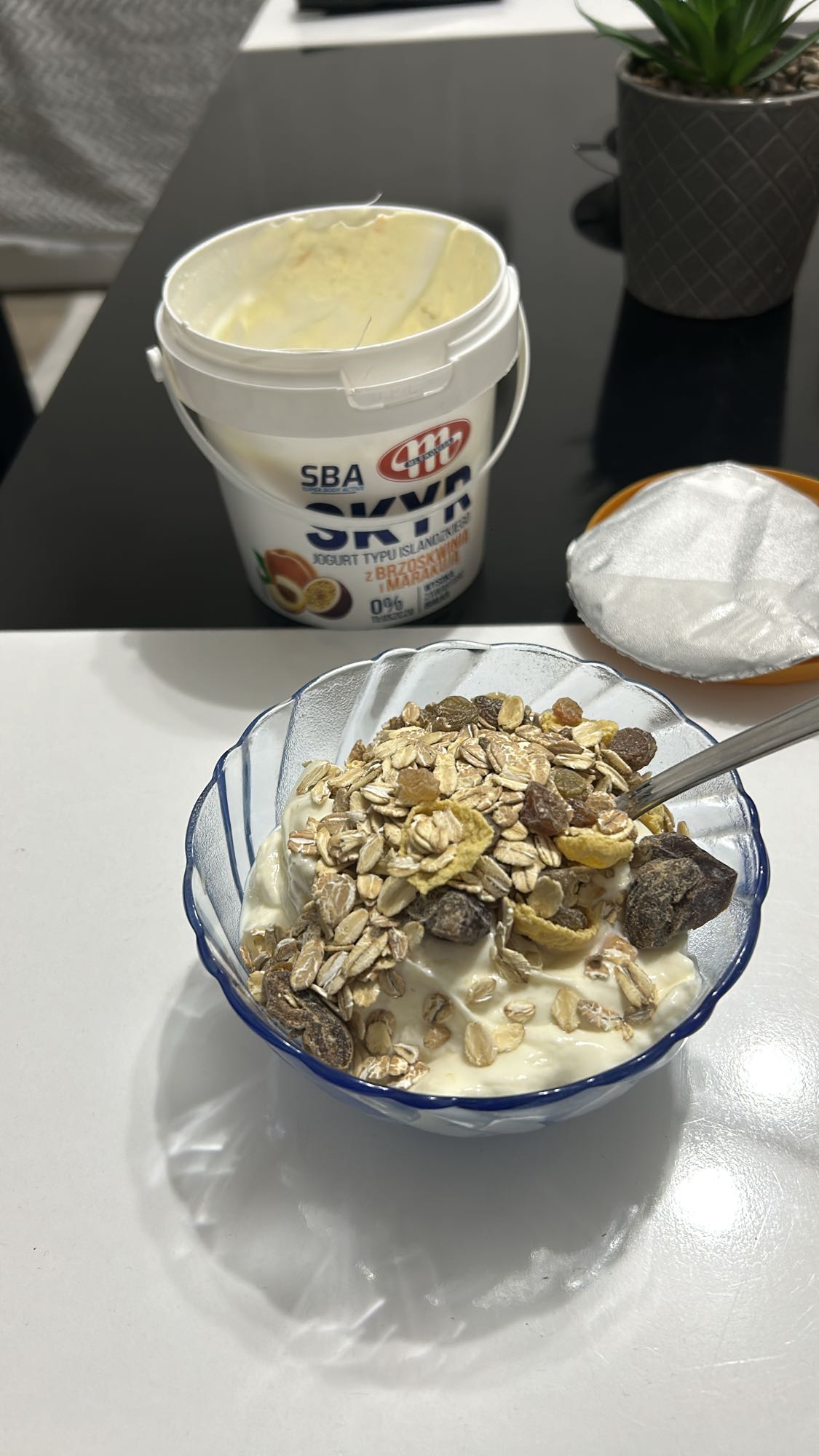 Skyr with muesli