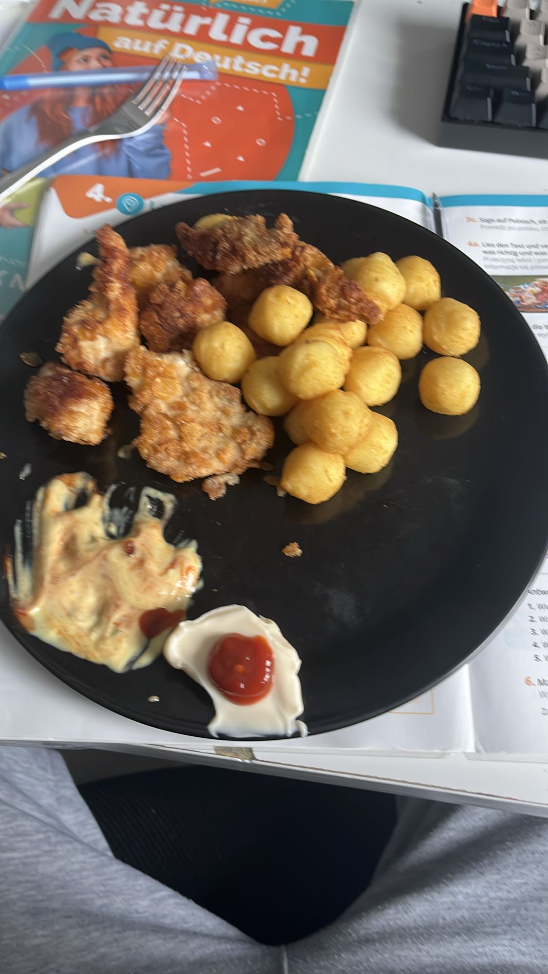 kurczak z kulkami ziemniaczanymi