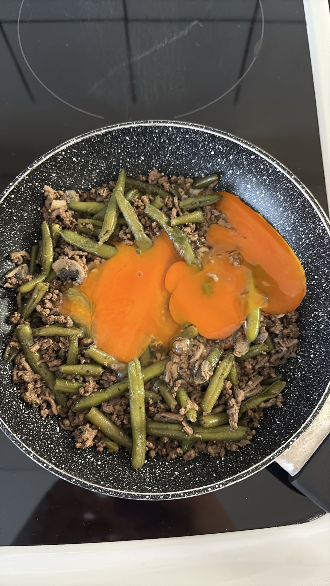 Ägg och köttgryta