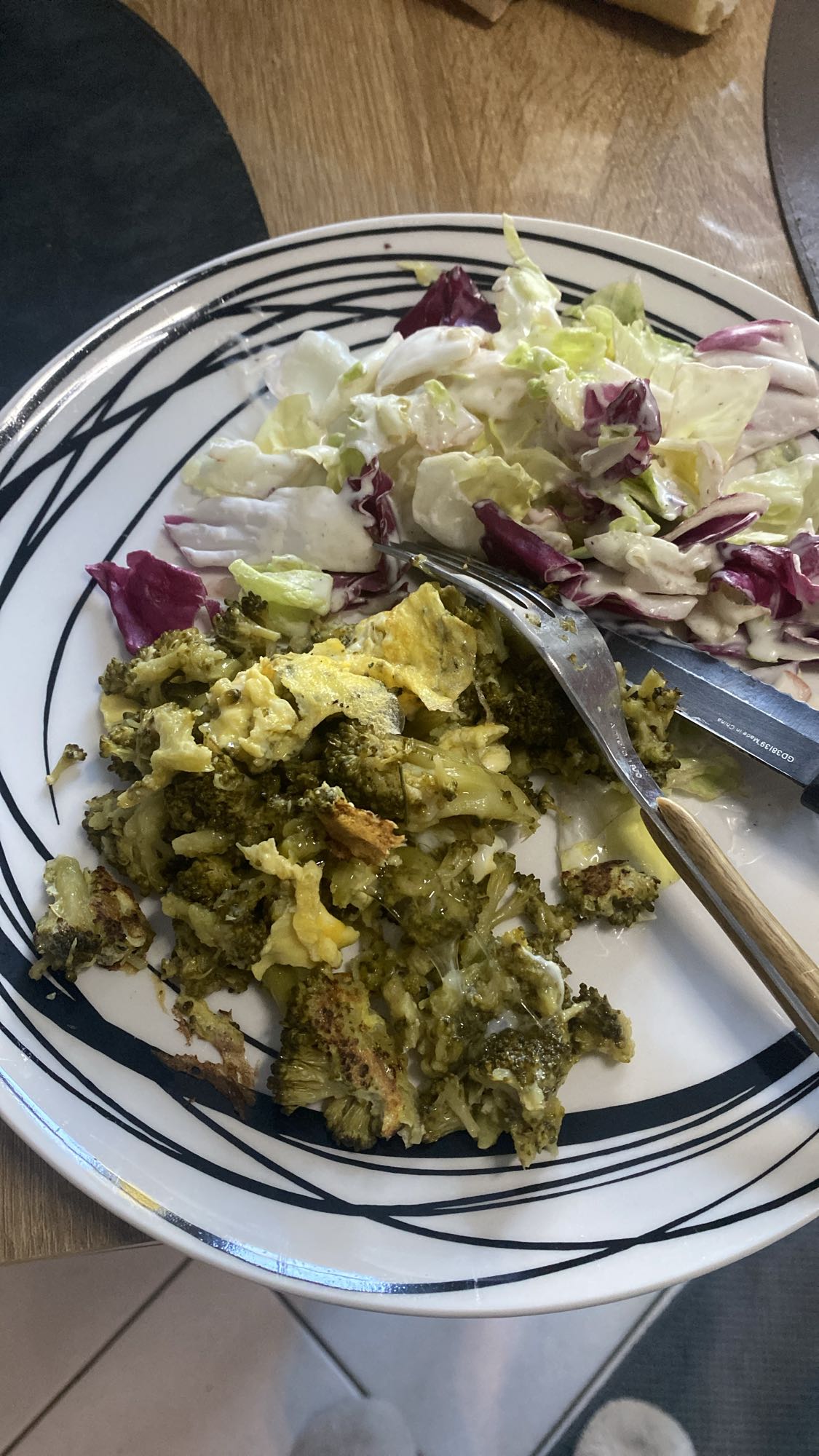 Brocoli aux œufs et salade