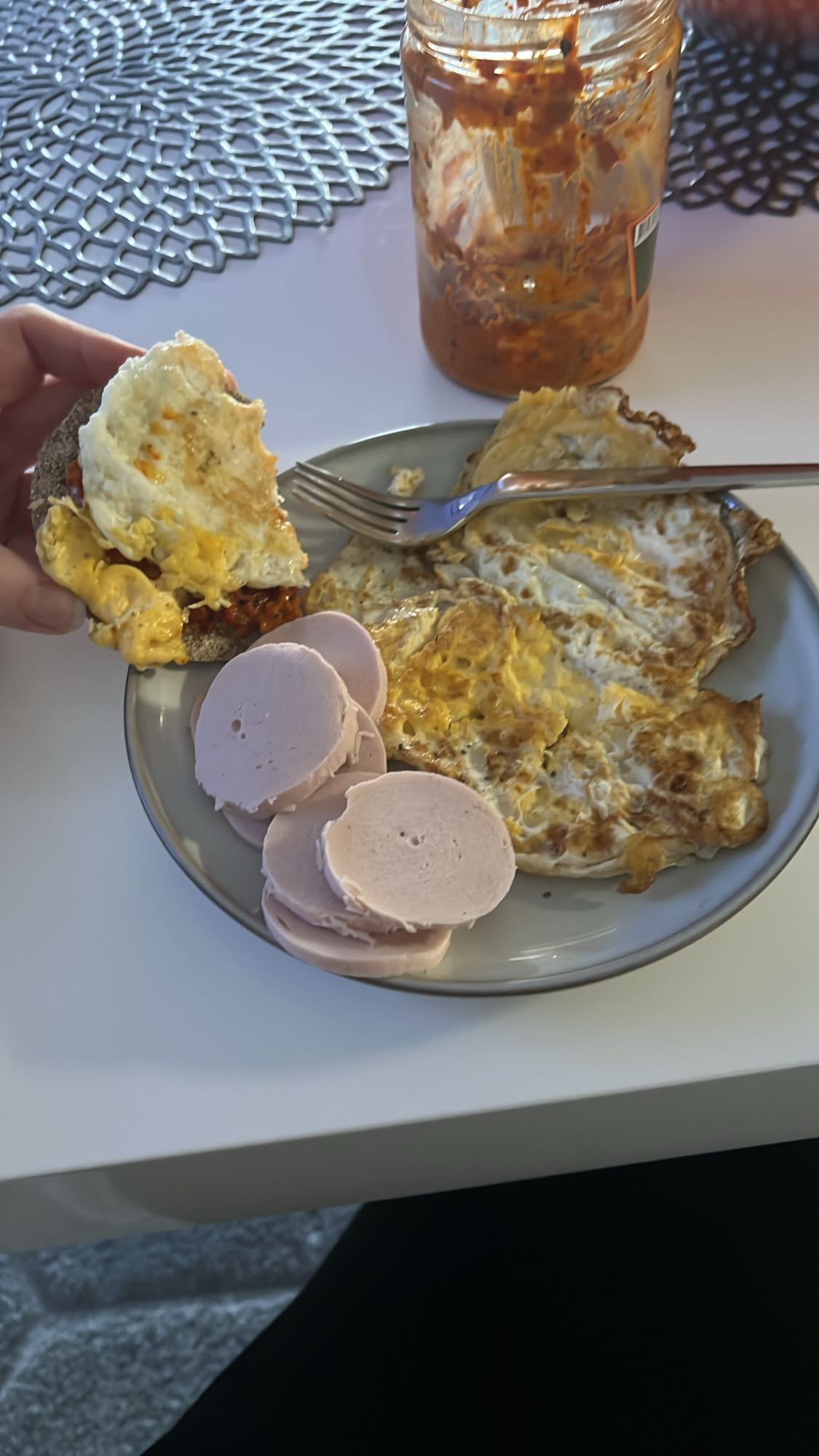 Ägg och korv frukost