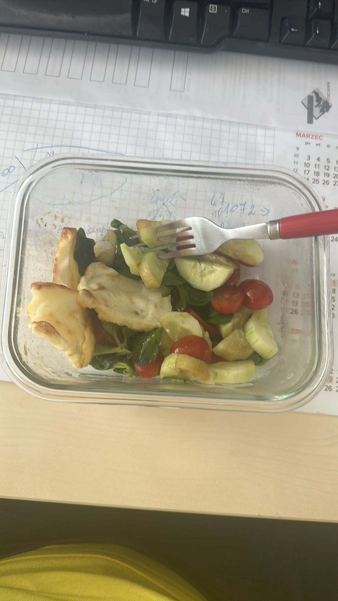 Sałatka z serem halloumi