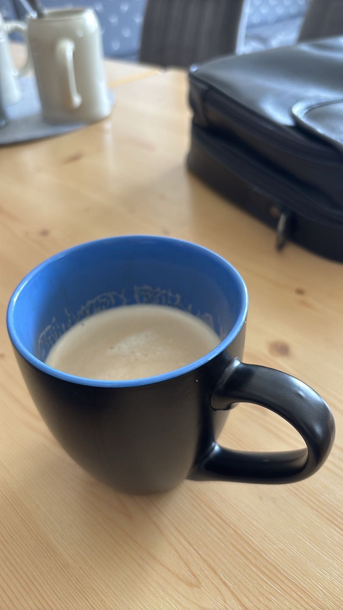 Tasse Kaffee mit Milch