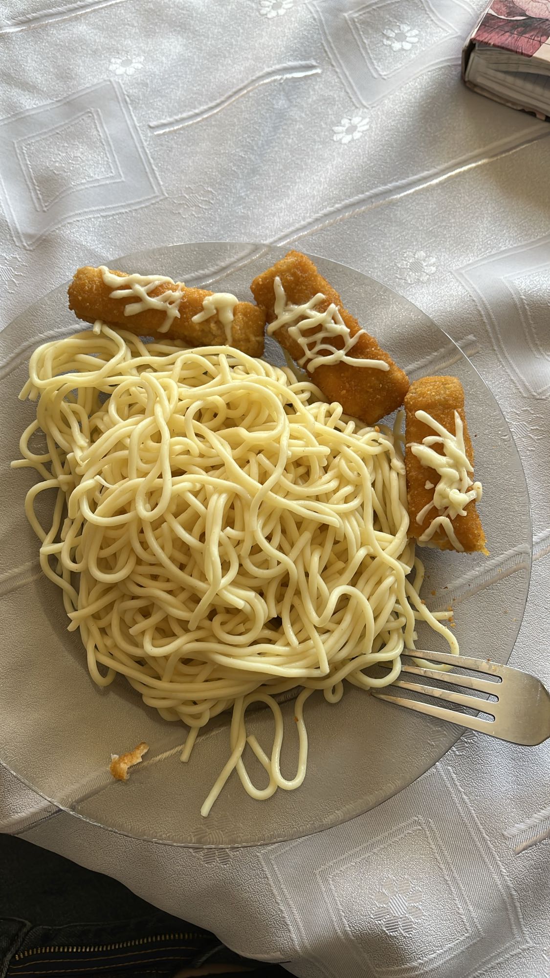 Makaron z paluszkami rybnymi