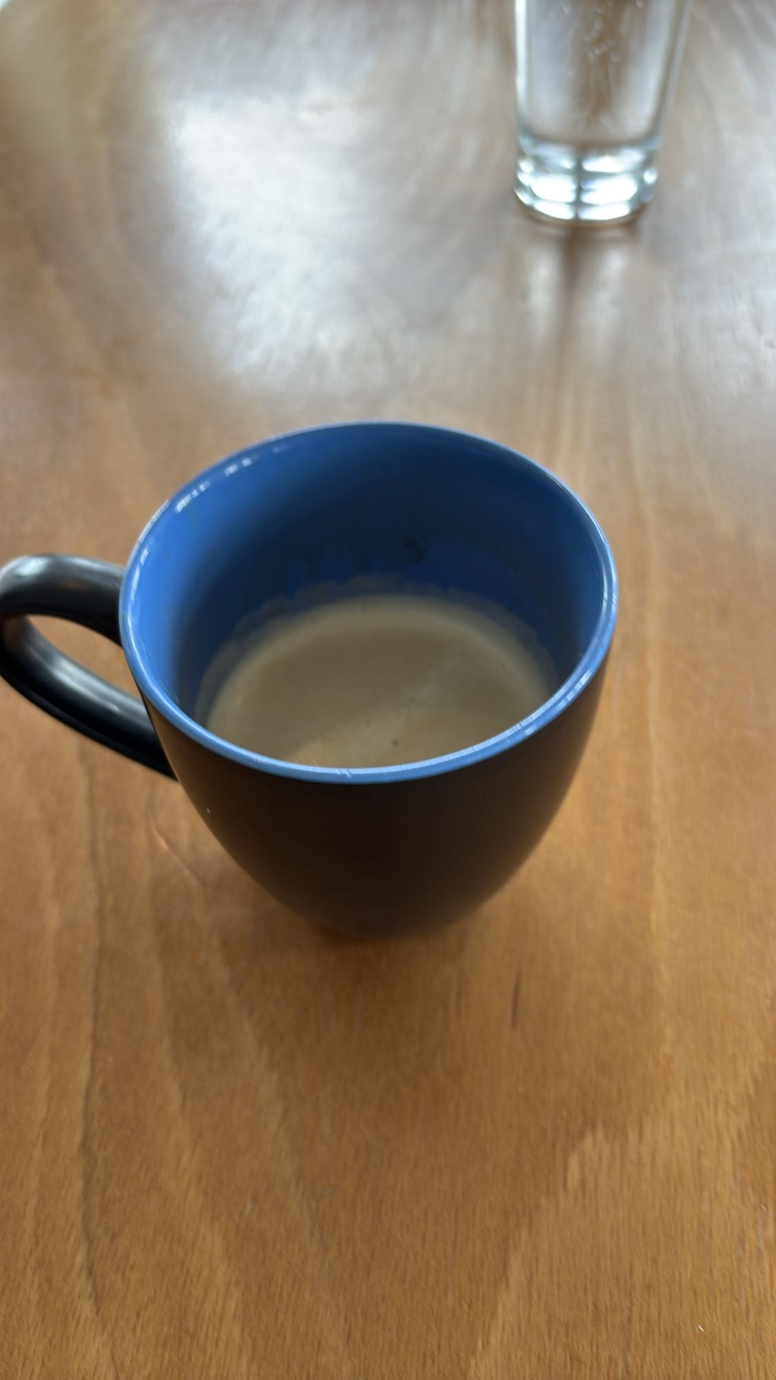 Tasse Kaffee mit Milch