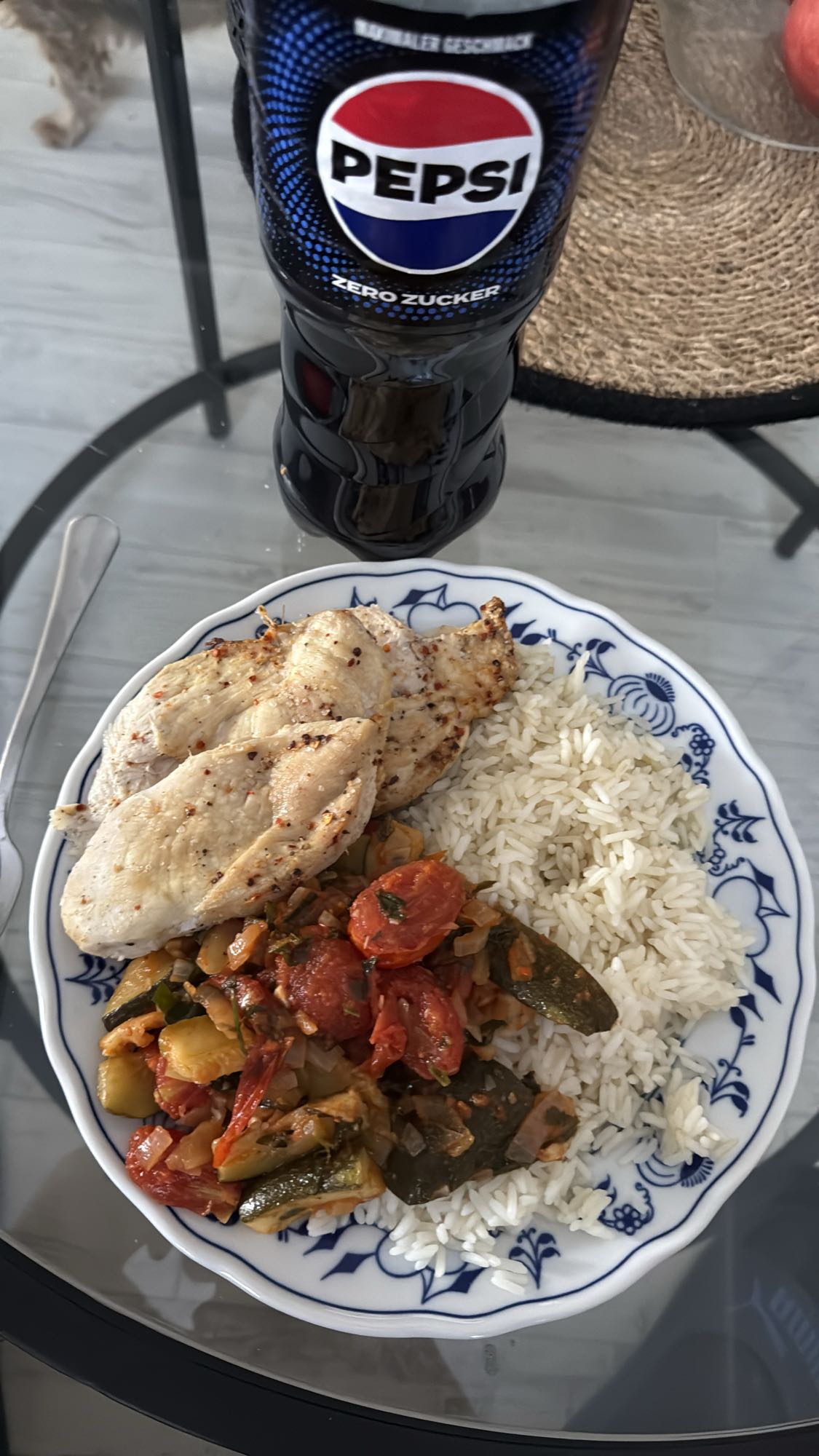 Kurczak z ryżem i warzywami