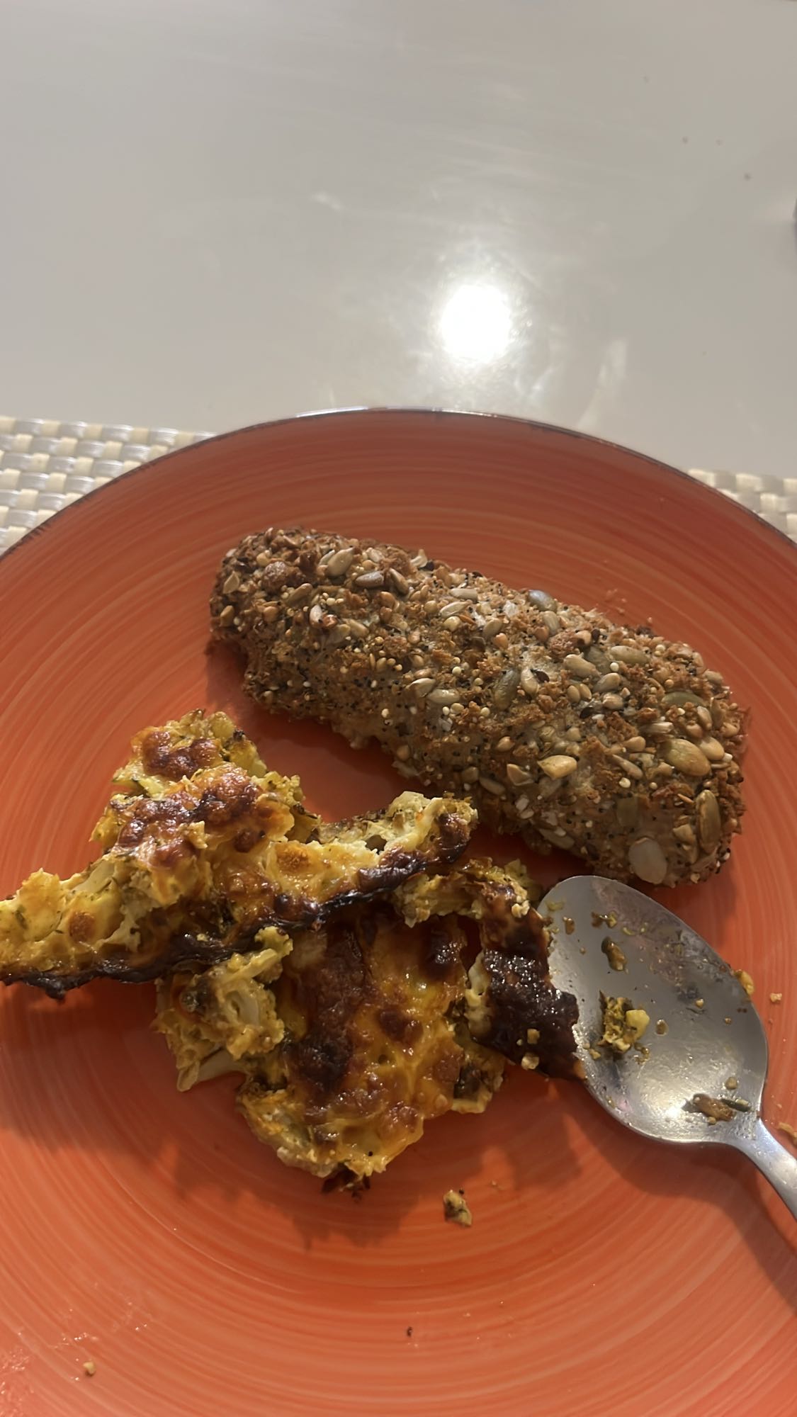 Omelette et pain aux graines