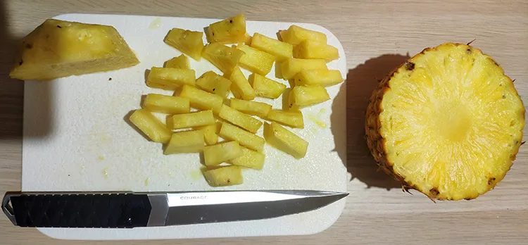 Нарезанный ананас