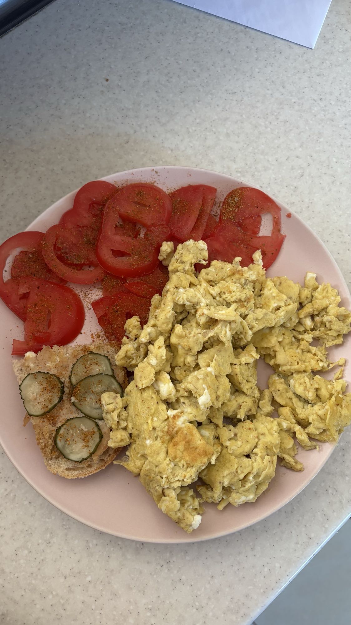 Jajecznica z warzywami