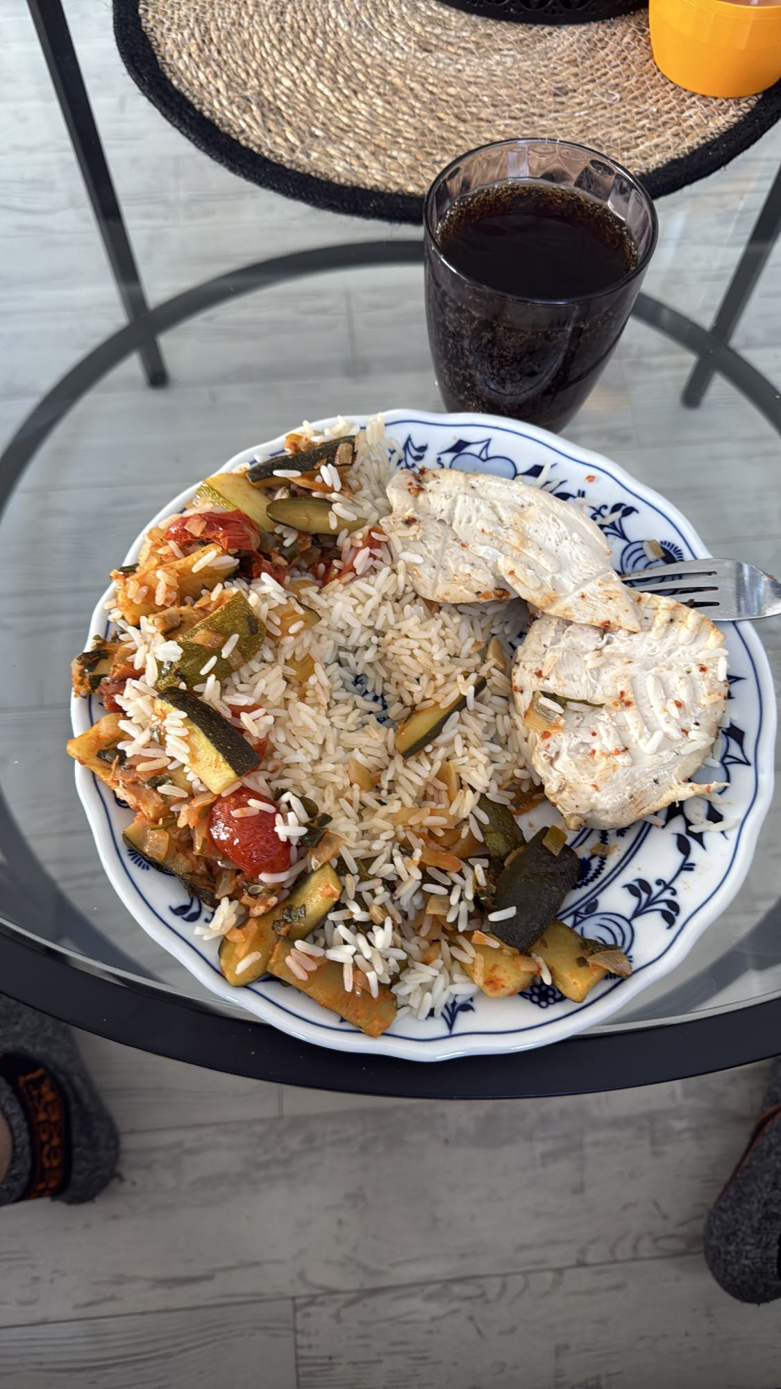 Kurczak z ryżem i warzywami