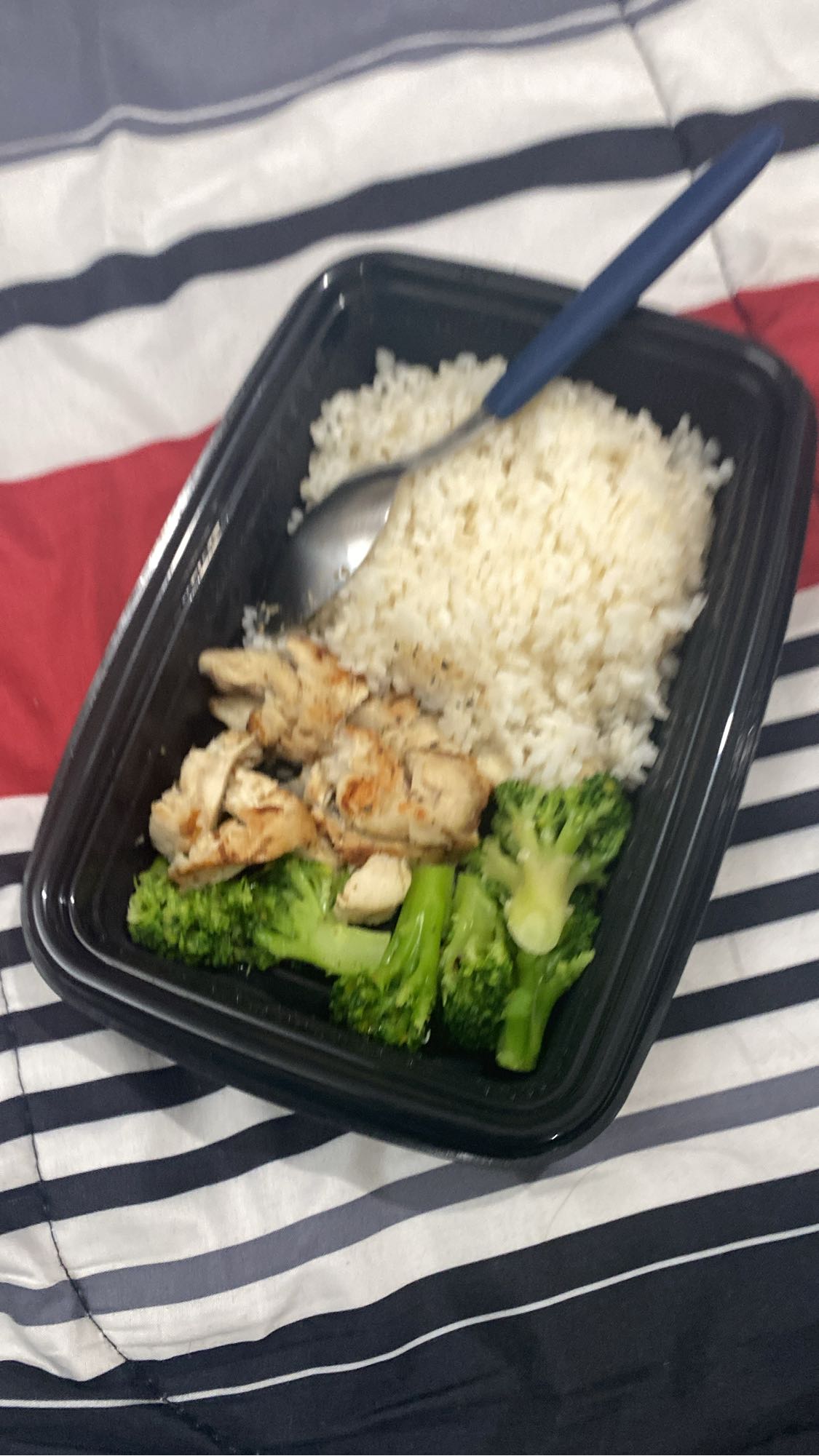 Pollo con arroz y brócoli