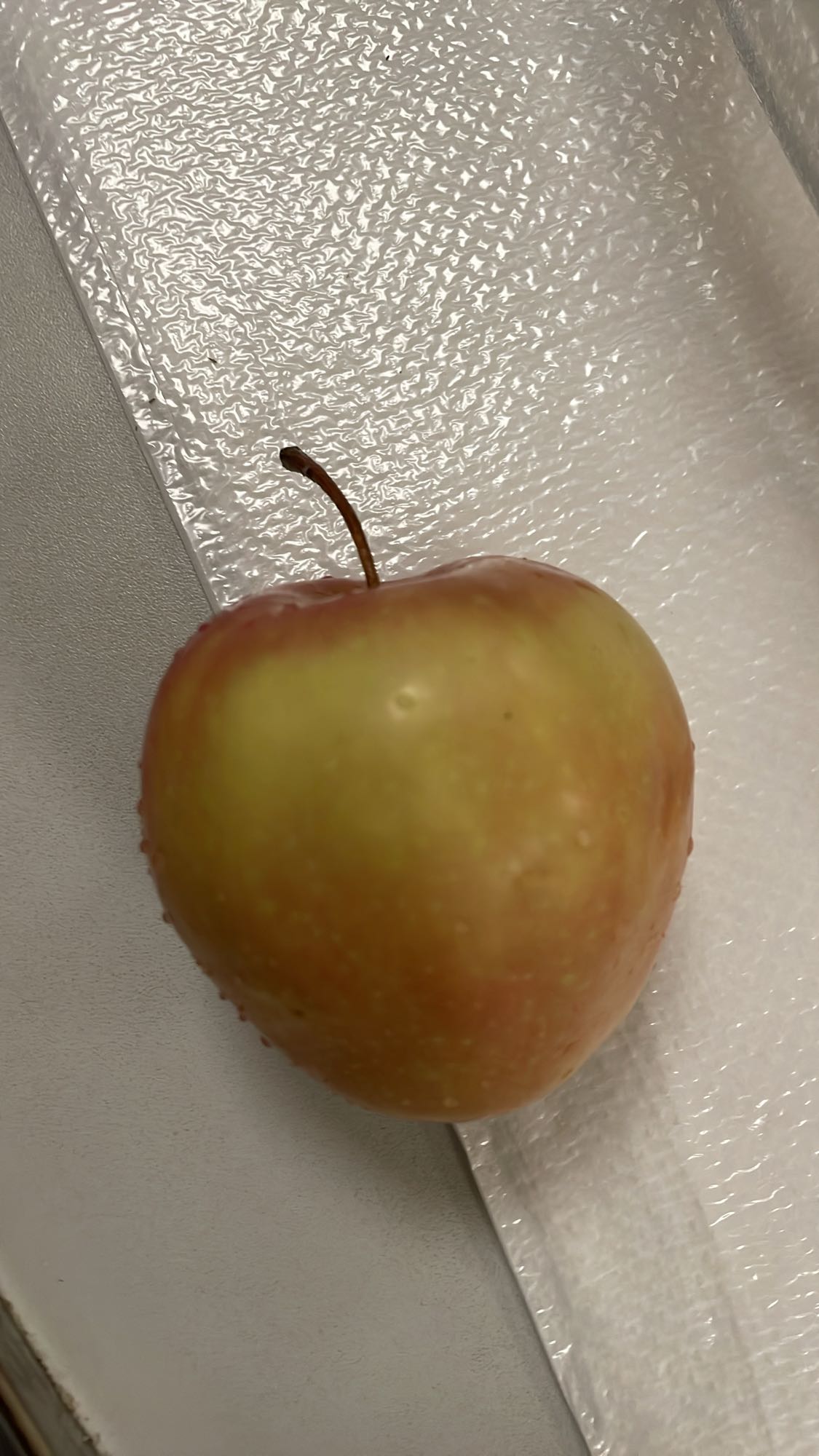 Rödgul äpple
