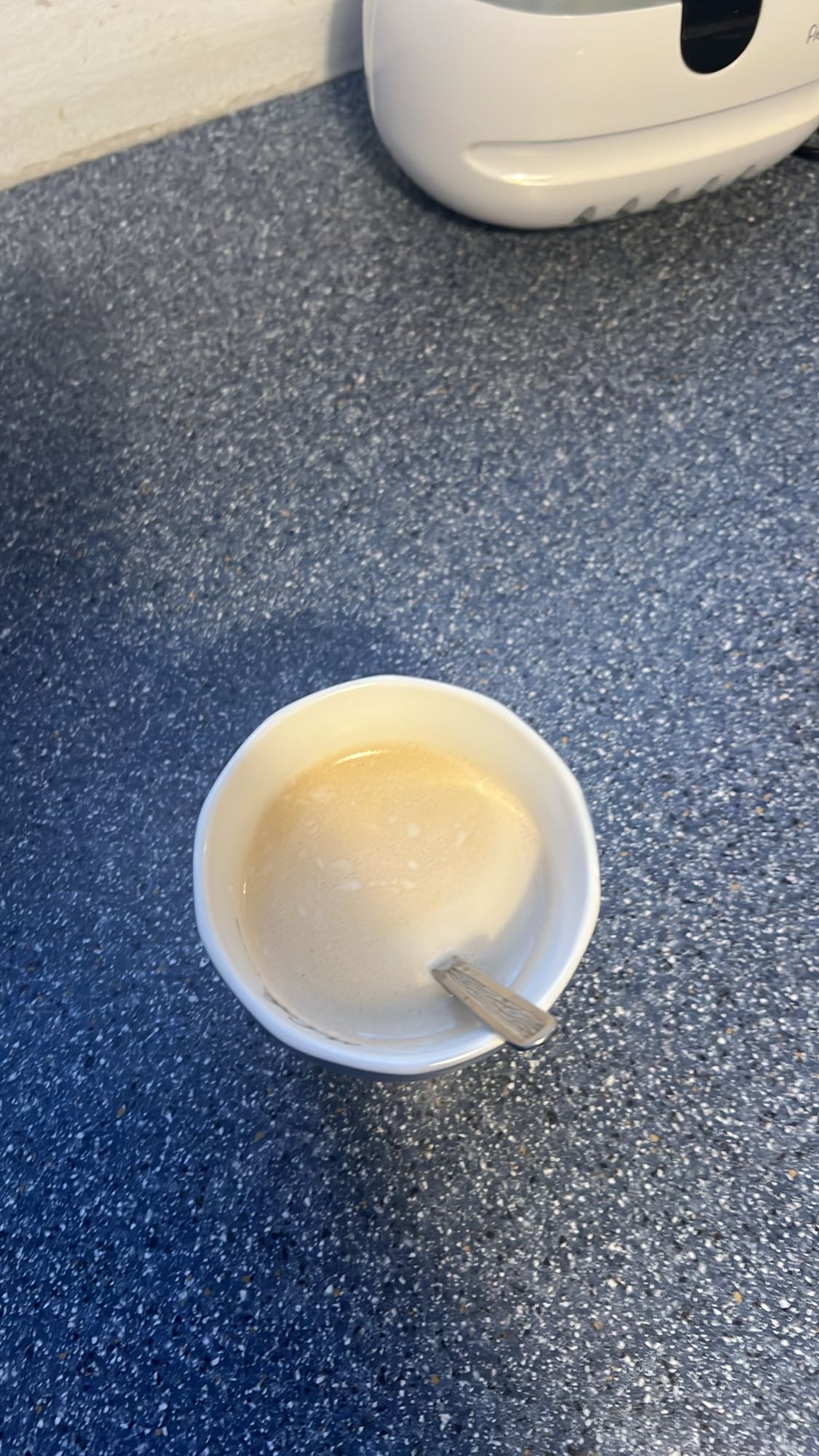 Tasse Kaffee mit Milch