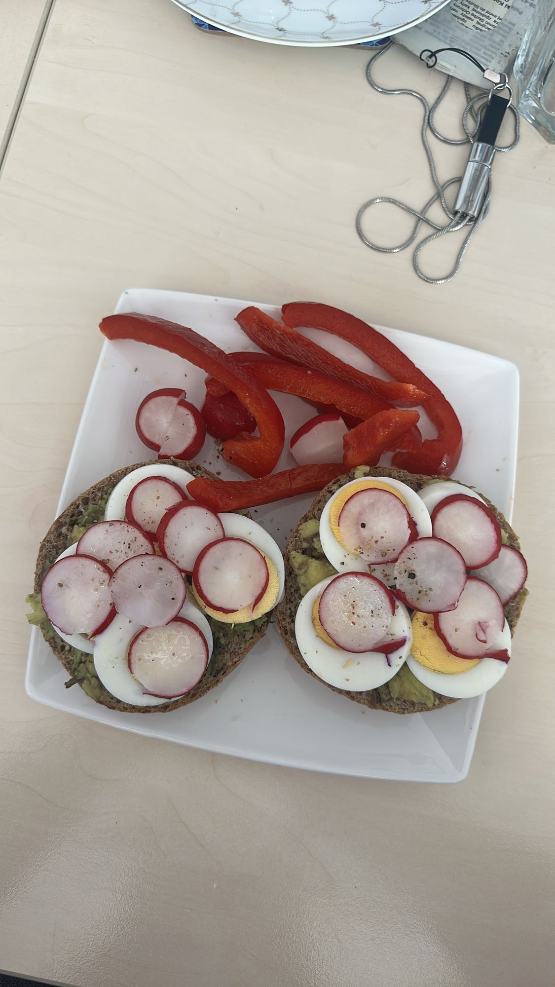 Kanapki z jajkiem i rzodkiewką