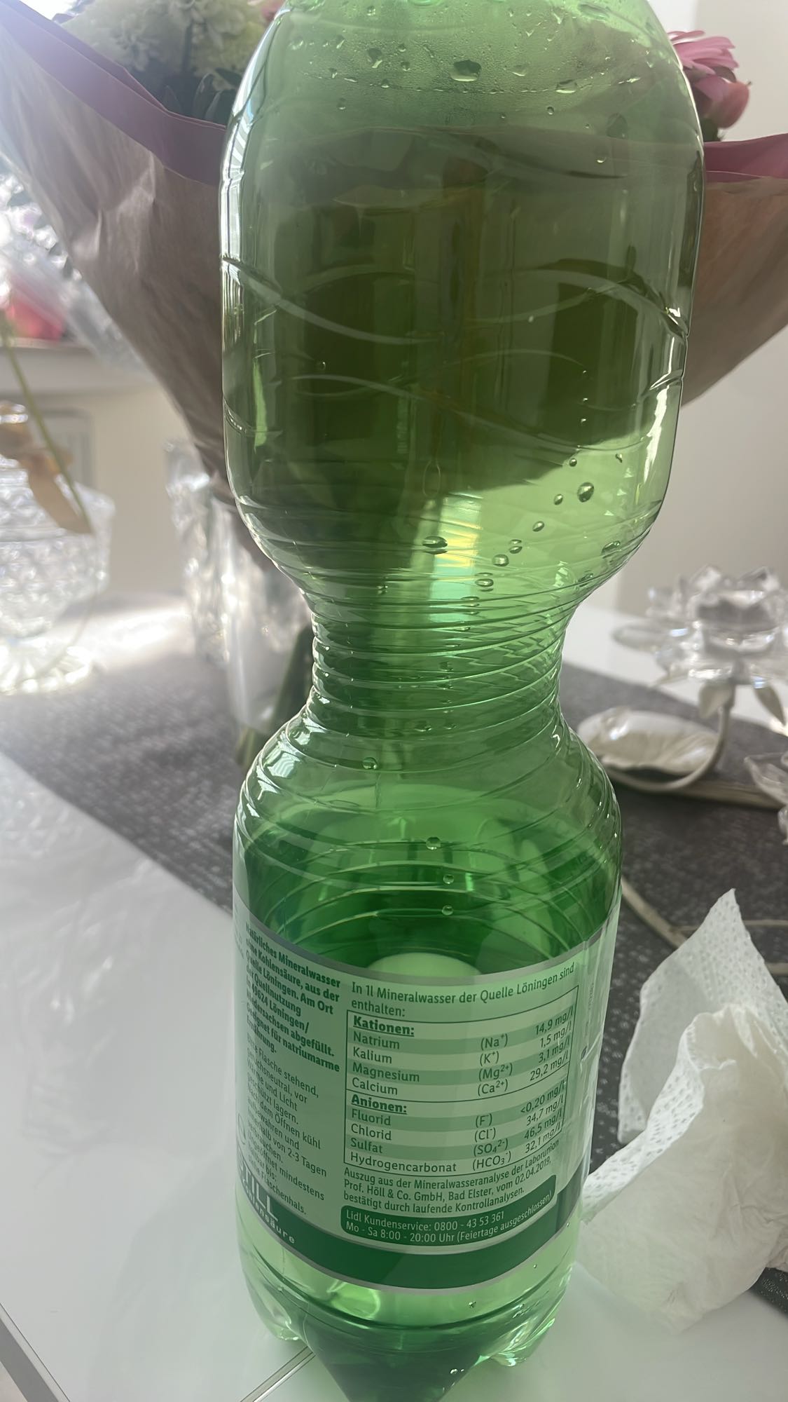 Natürliches Mineralwasser