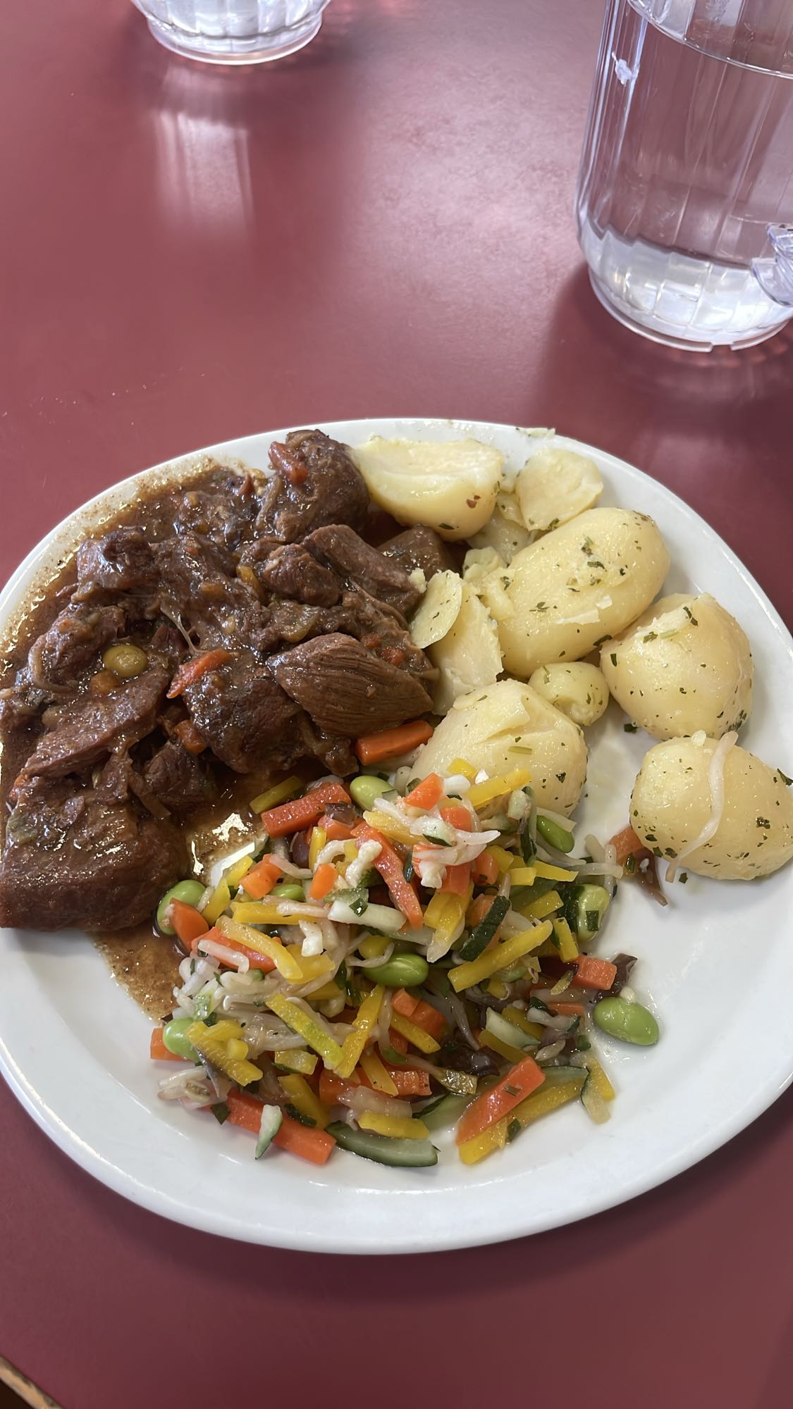 Boeuf braisé et légumes