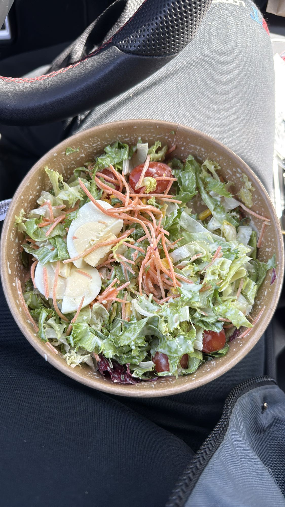 Gemischter Salat mit Ei