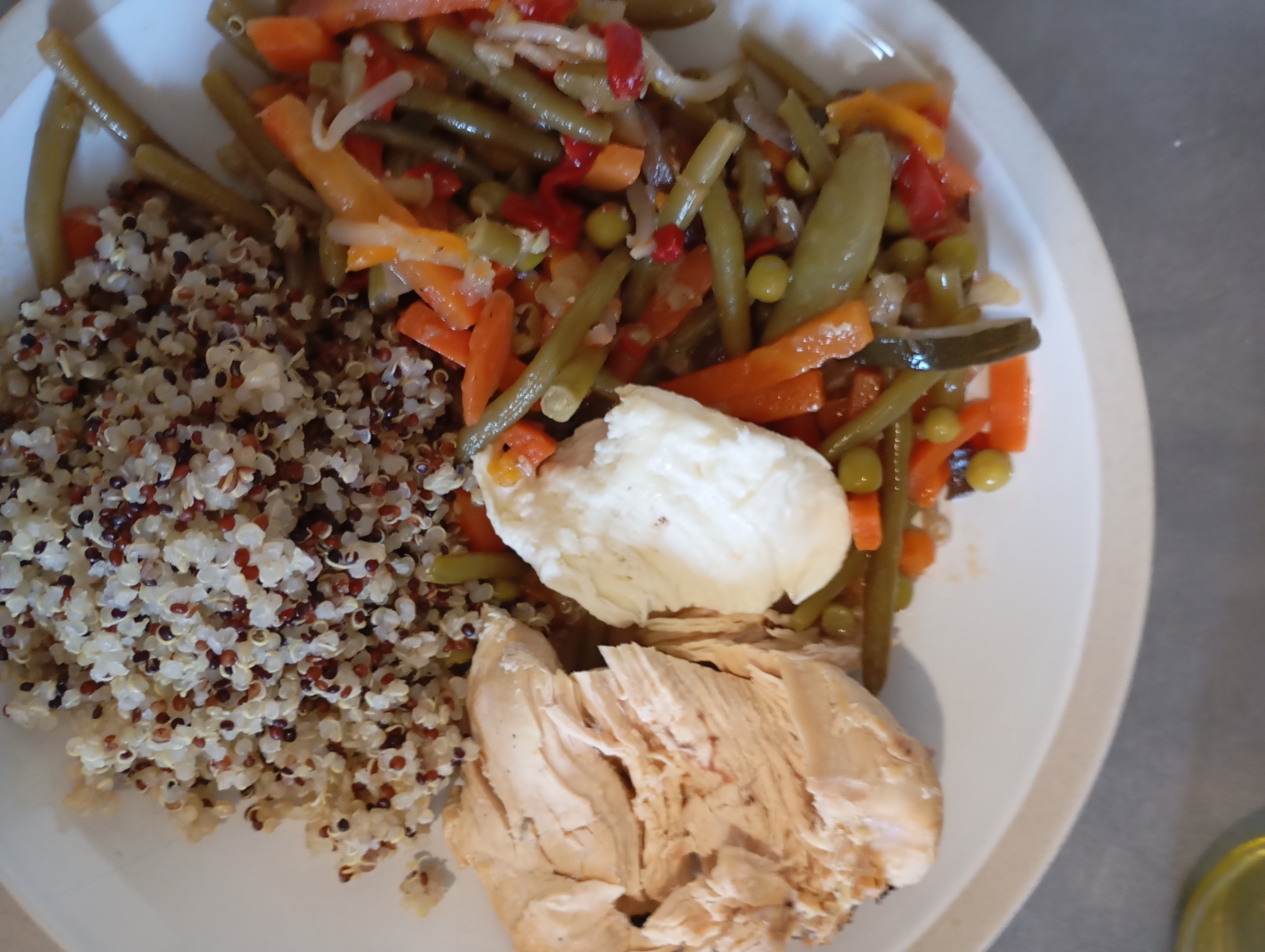 Poulet quinoa légumes