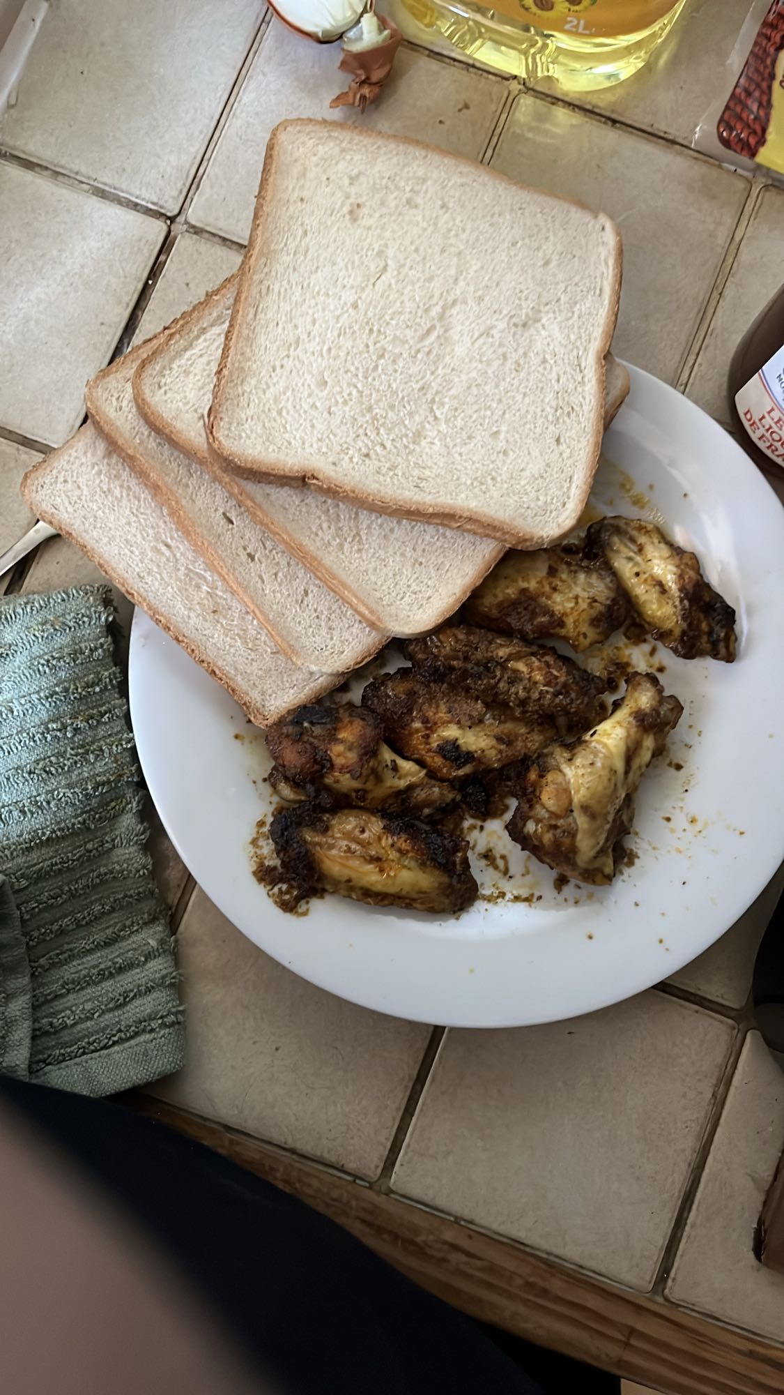 Poulet grillé et pain