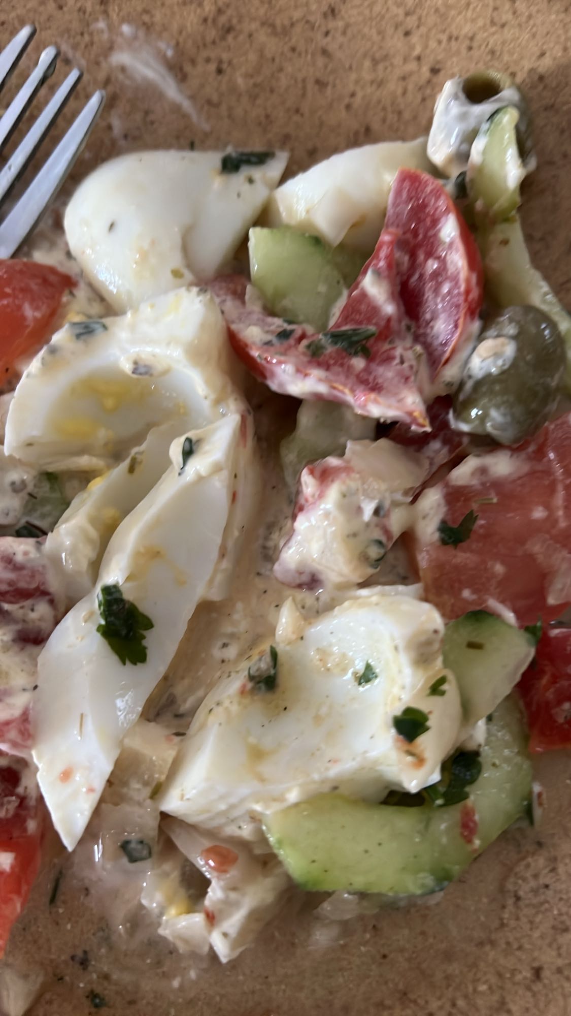 Salade aux œufs et légumes