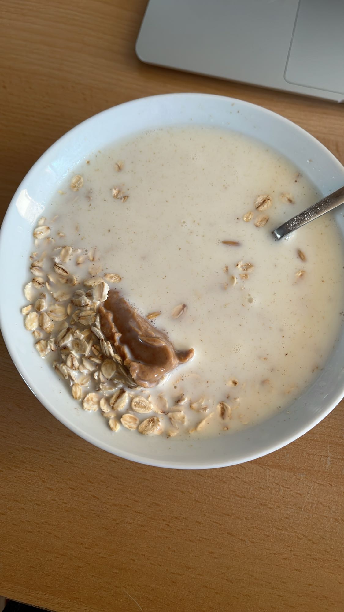 Haferflocken mit Milch