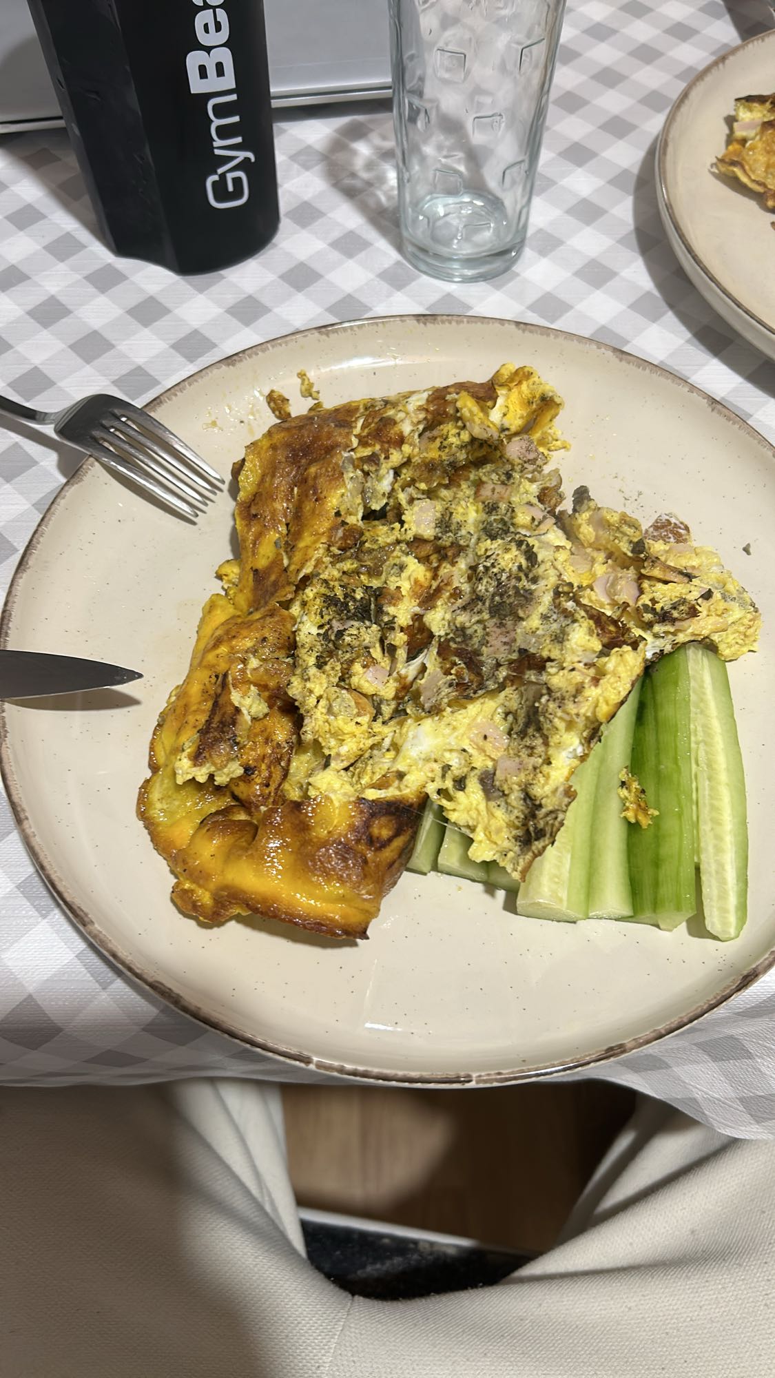 Omelette with cucumber