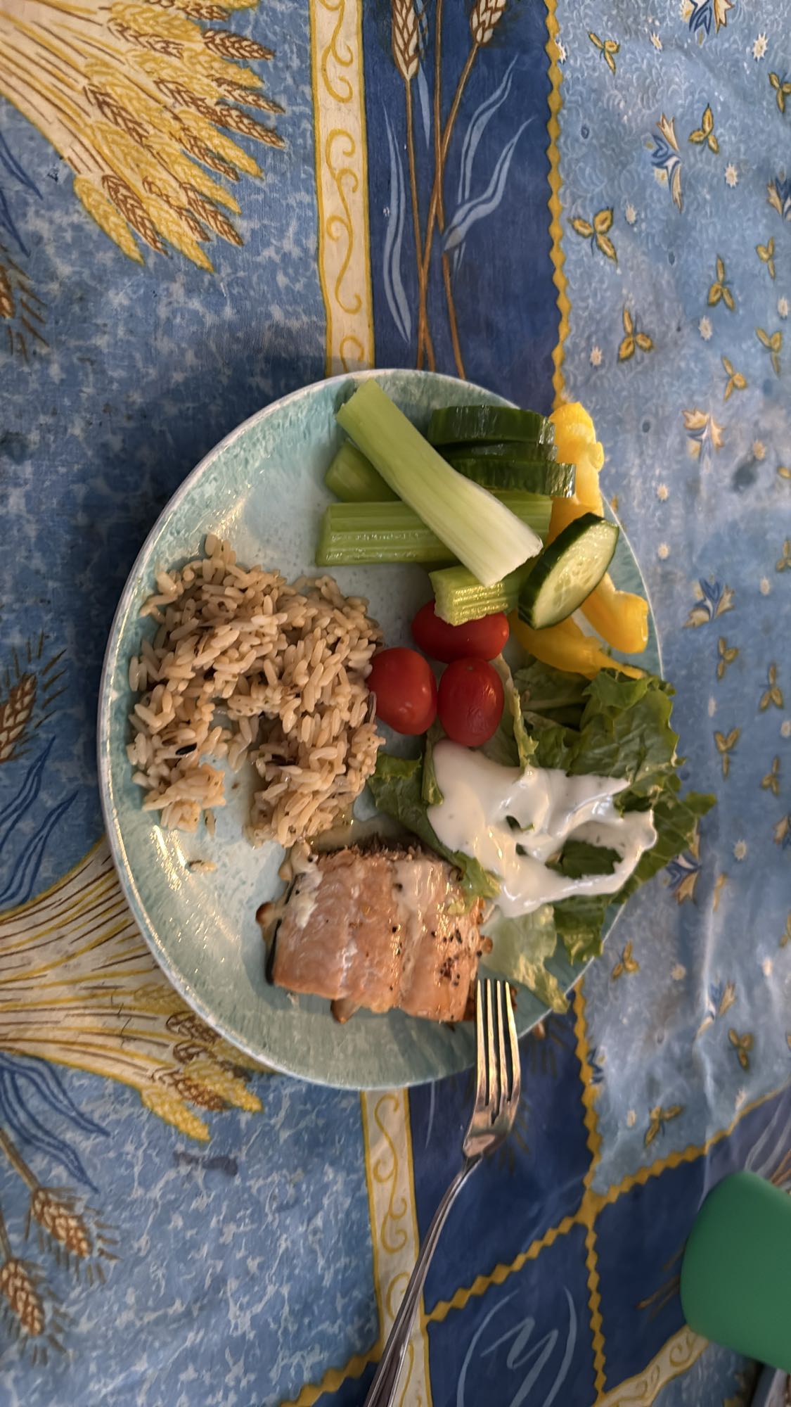 Saumon et légumes frais