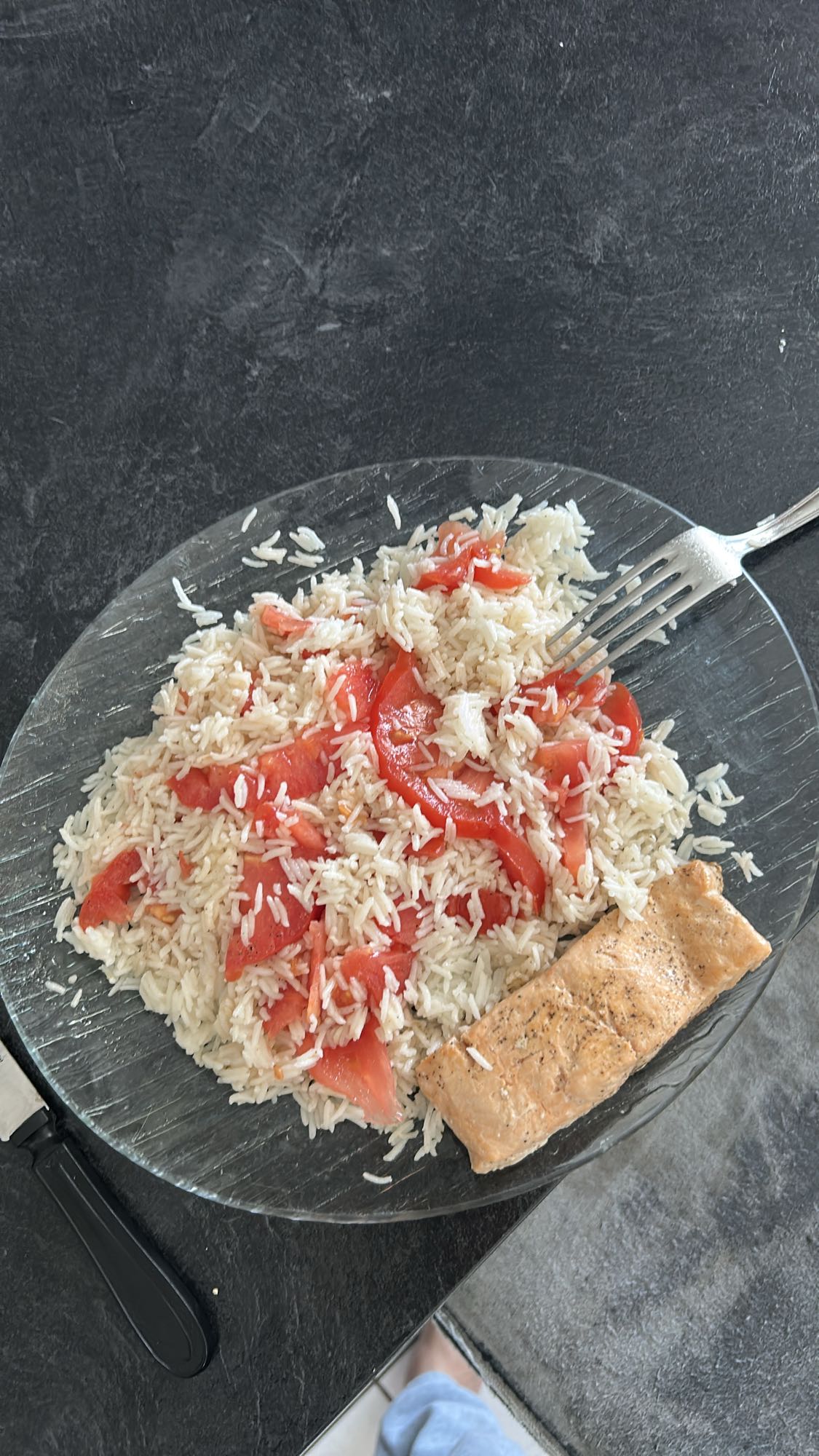 Riz, saumon et tomates