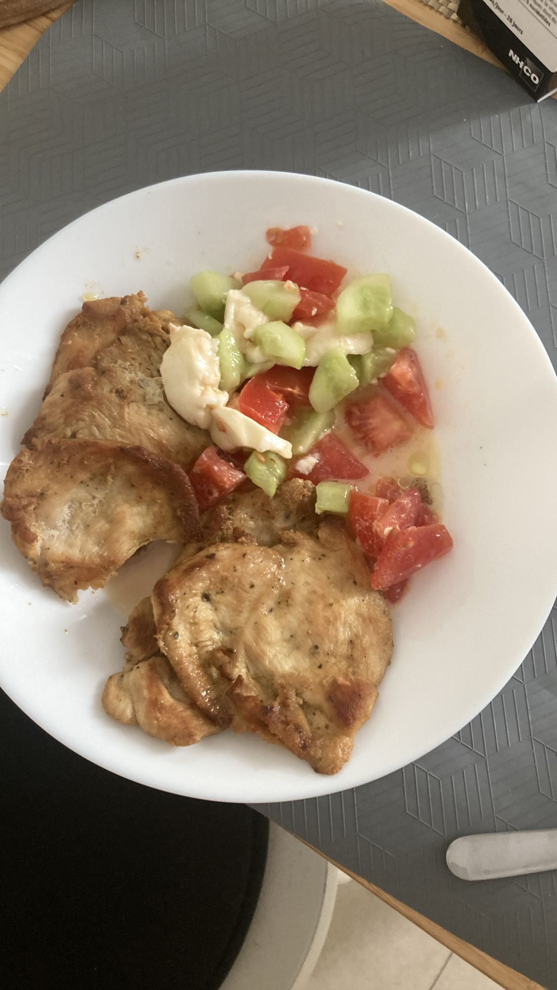 Poulet grillé et salade