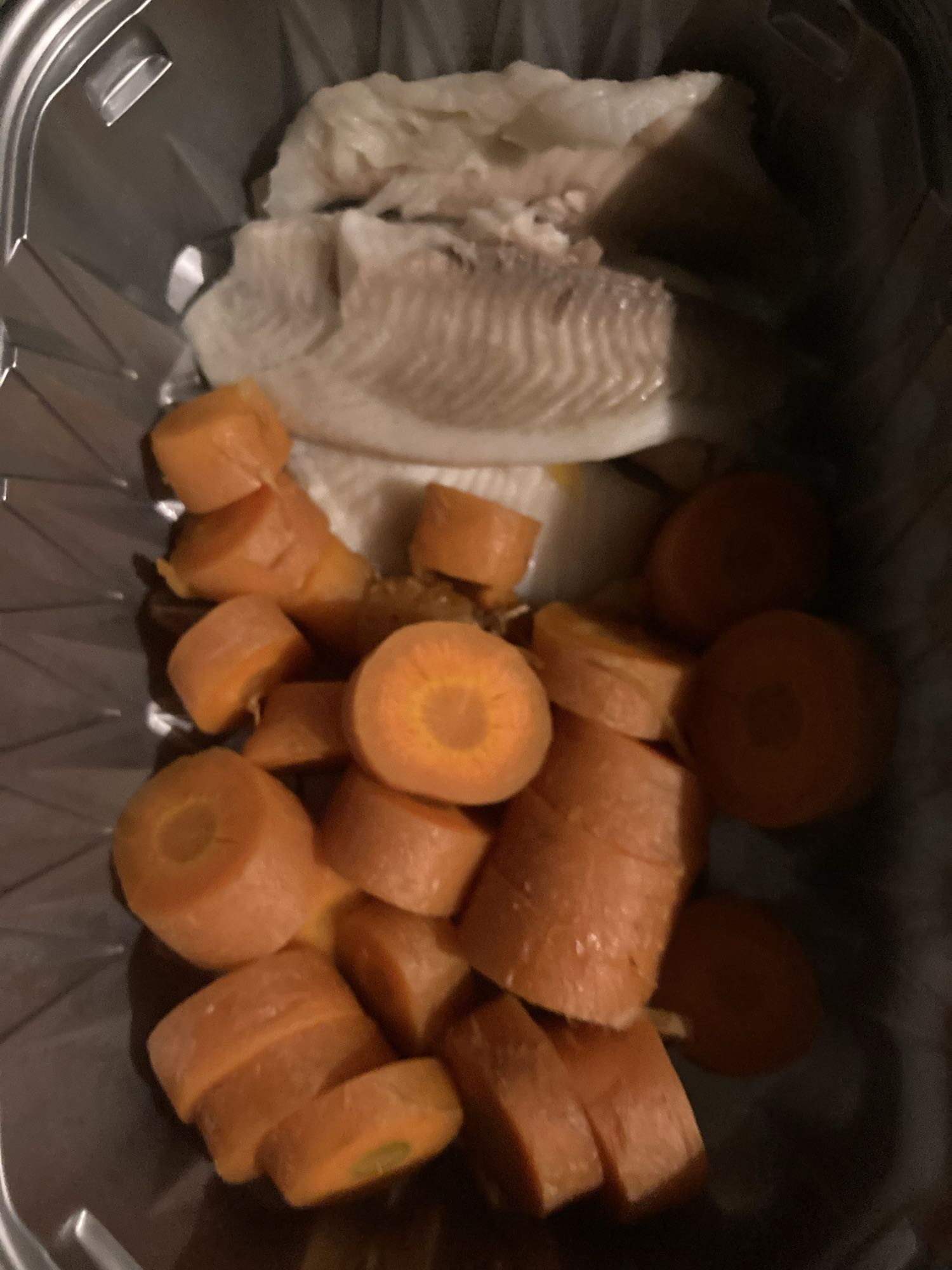 Pescado con zanahorias