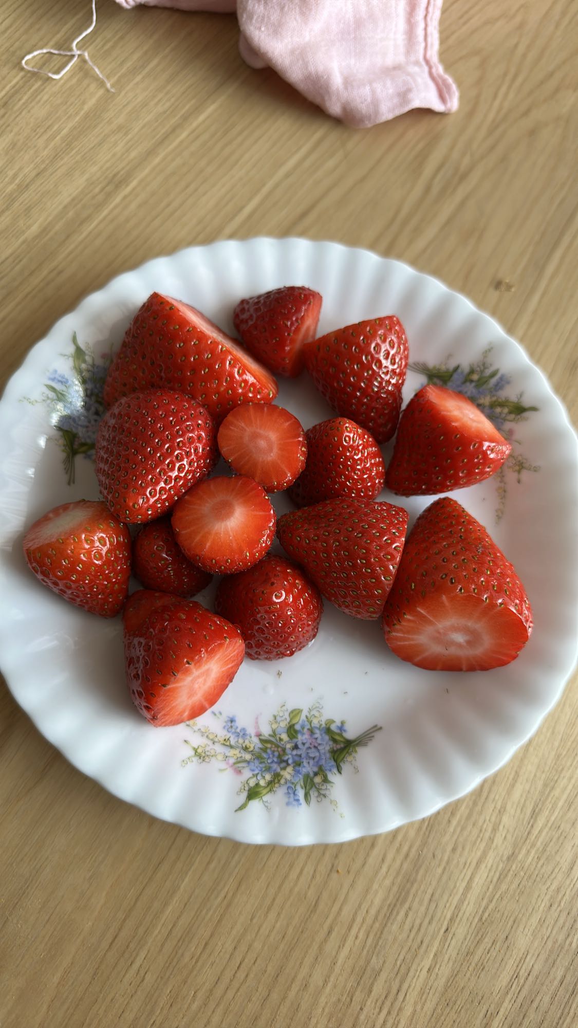 Truskawki na talerzu