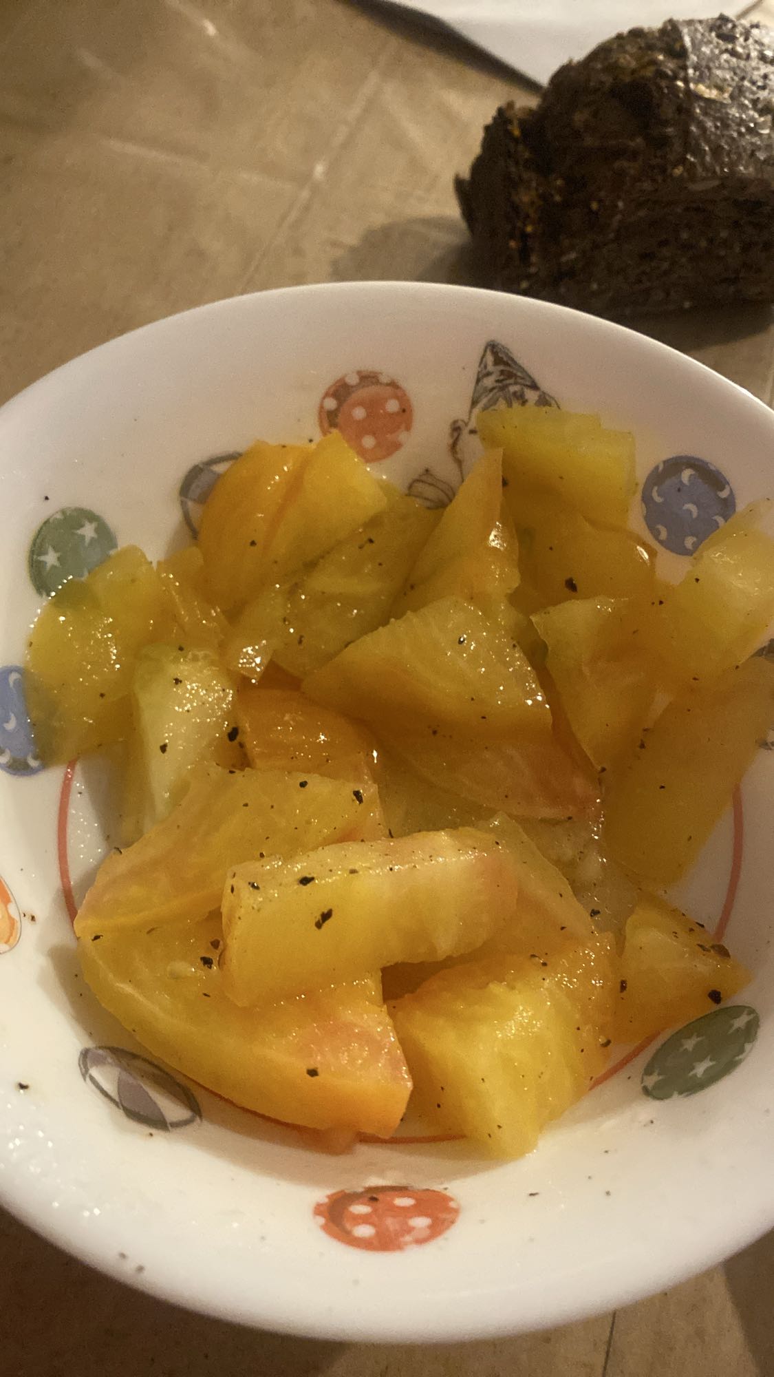 Salade de tomates jaunes