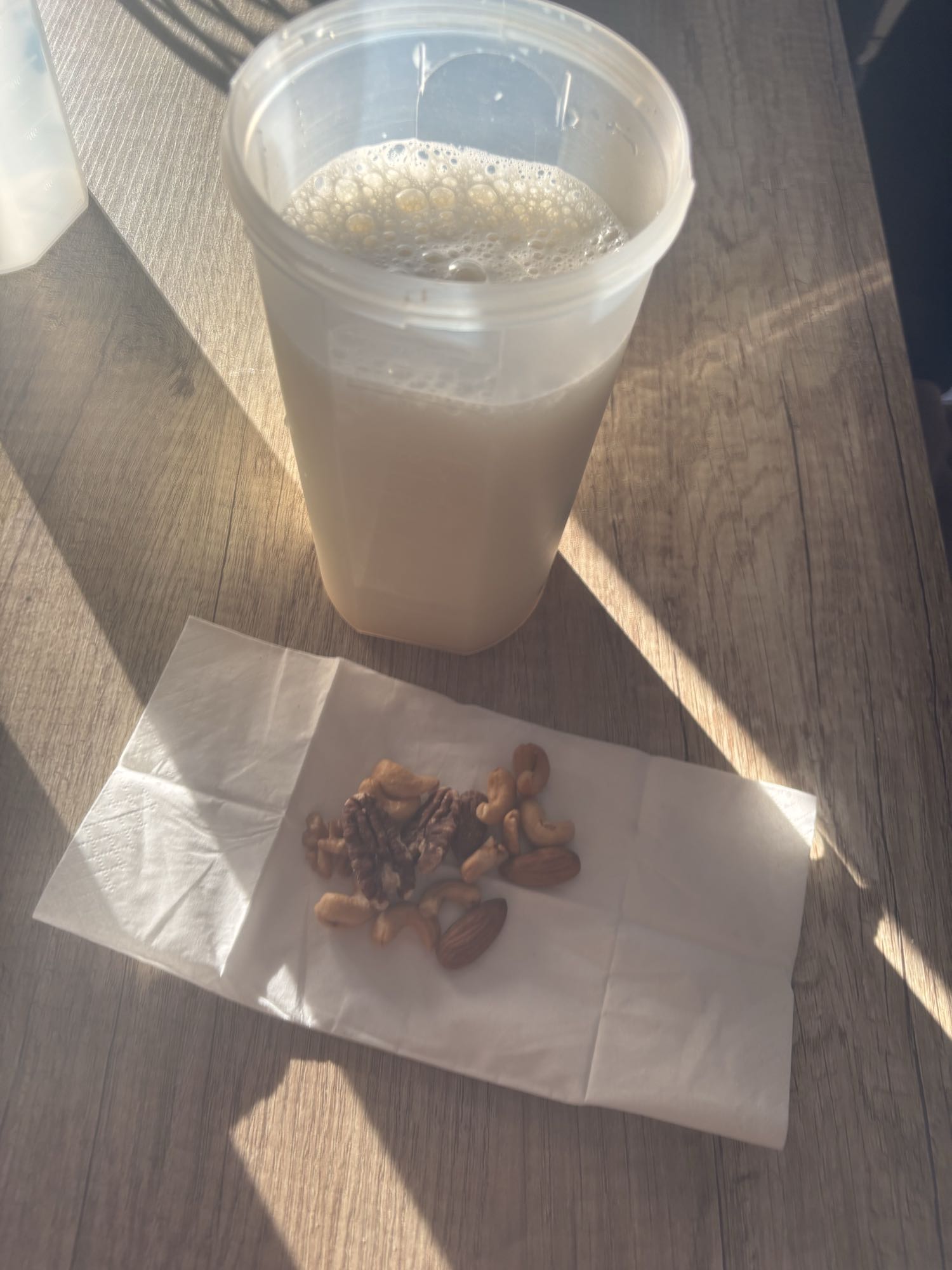 Lait végétal et noix