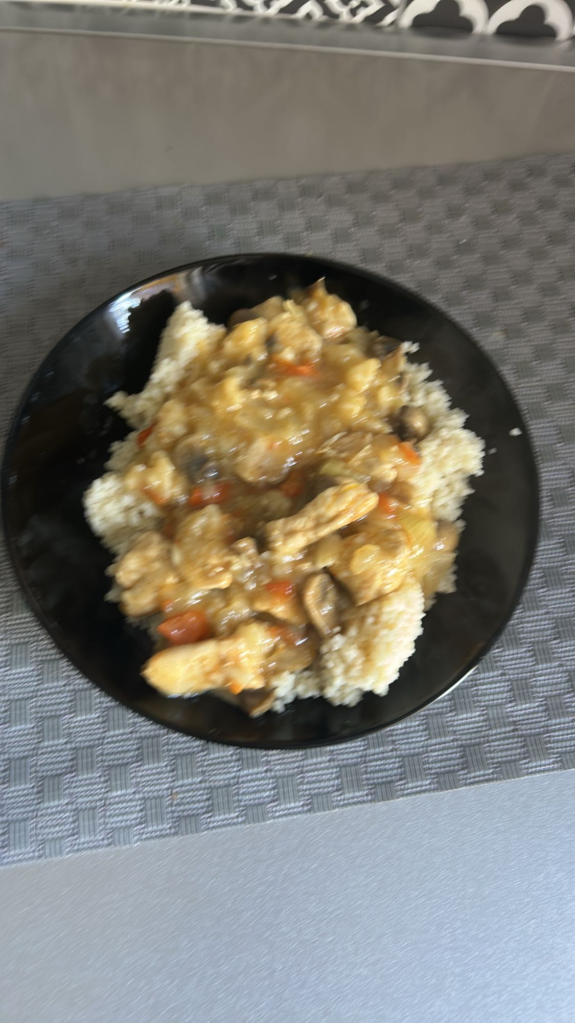 Kurczak z warzywami i ryżem