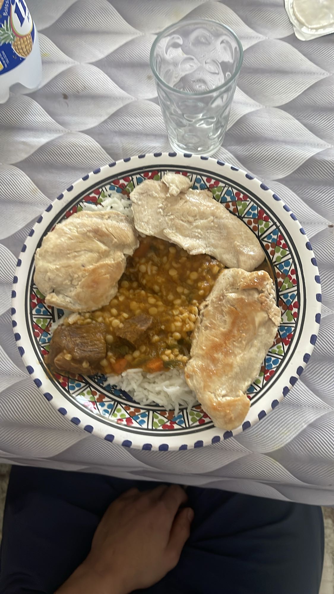 Poulet et ragoût sur riz