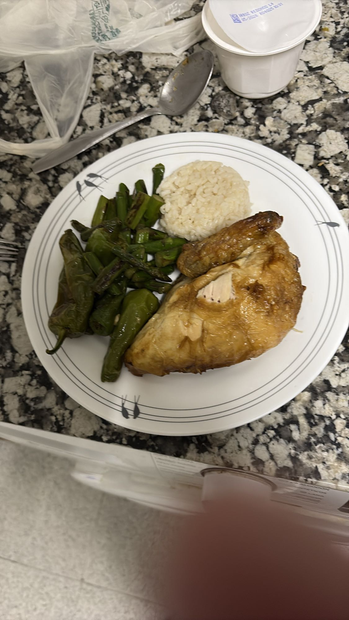 Pollo con arroz y pimientos