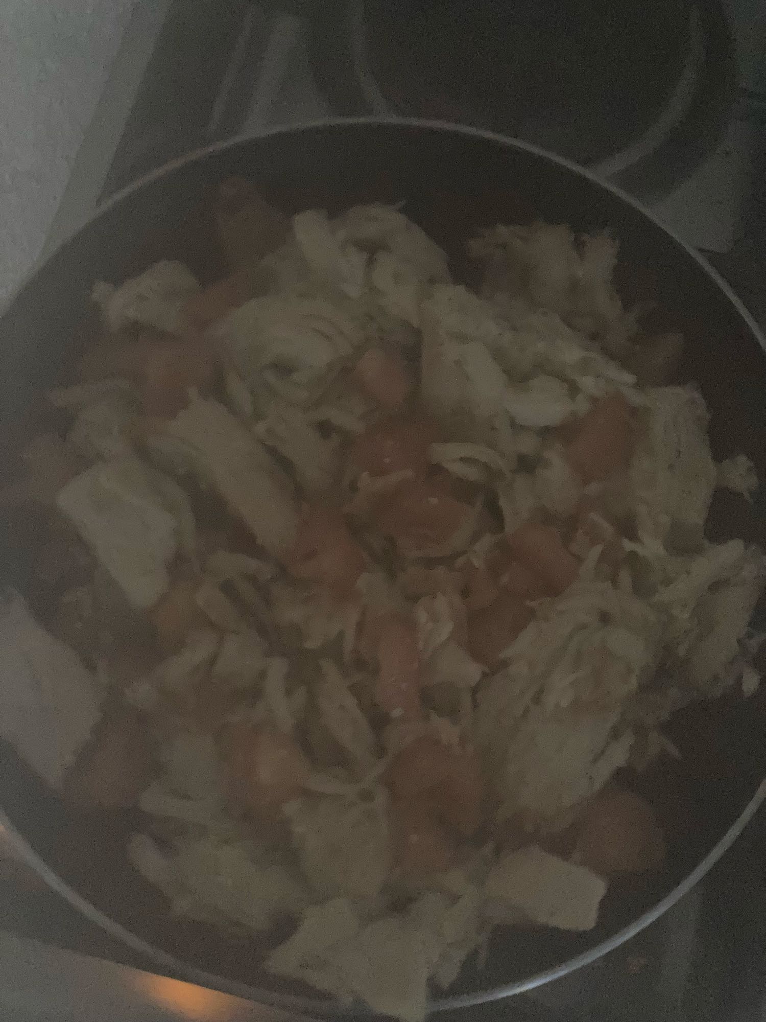 Pollo con tomates